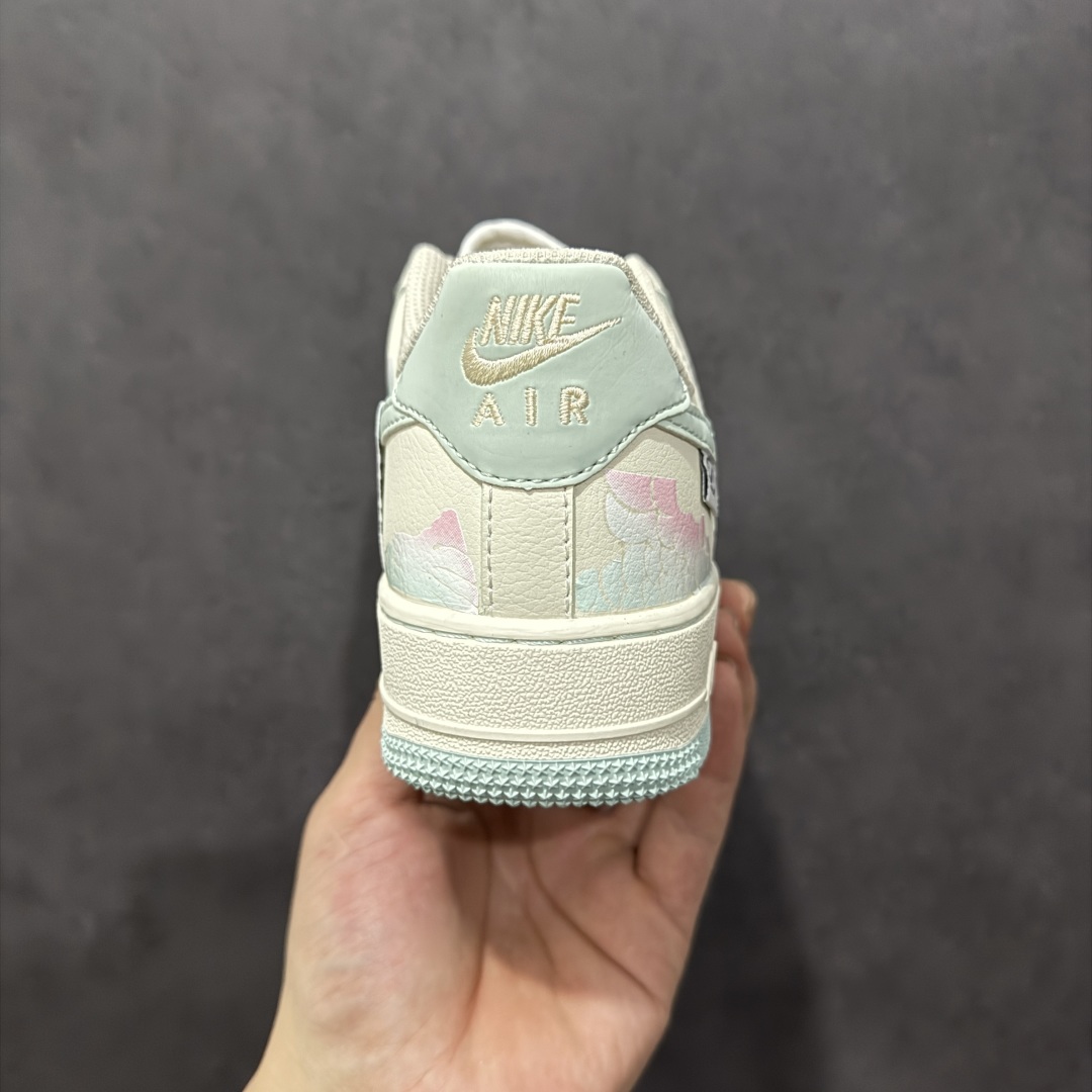 图片[4]-【定制版】Nike Air Force 1 Low 07 蛇年限定 白蛇 原楦头原纸板 打造纯正低帮空军版型 专注外贸渠道 全掌内置蜂窝气垫 原盒配件 原厂中底钢印、拉帮完美 货号：FB1839 112 尺码：36 36.5 37.5 38 38.5 39 40 40.5 41 42 42.5 43 44 44.5 45-选品中心