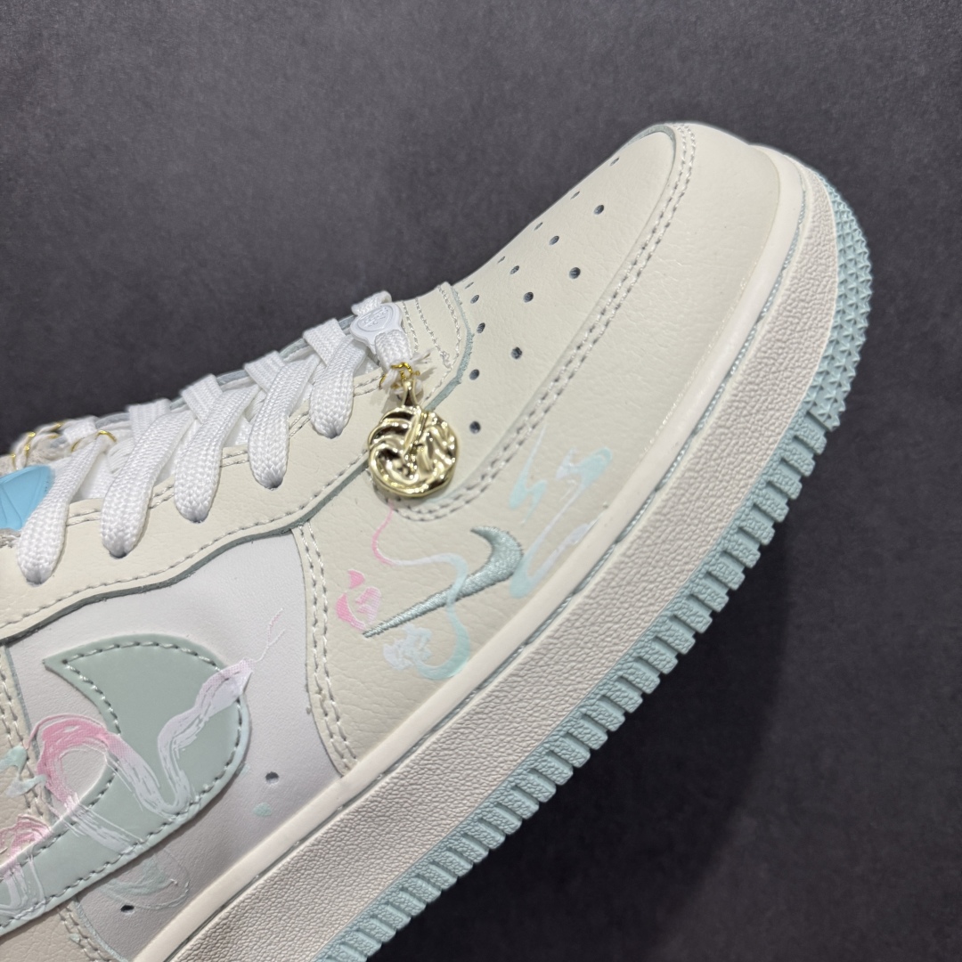 图片[5]-【定制版】Nike Air Force 1 Low 07 蛇年限定 白蛇 原楦头原纸板 打造纯正低帮空军版型 专注外贸渠道 全掌内置蜂窝气垫 原盒配件 原厂中底钢印、拉帮完美 货号：FB1839 112 尺码：36 36.5 37.5 38 38.5 39 40 40.5 41 42 42.5 43 44 44.5 45-选品中心