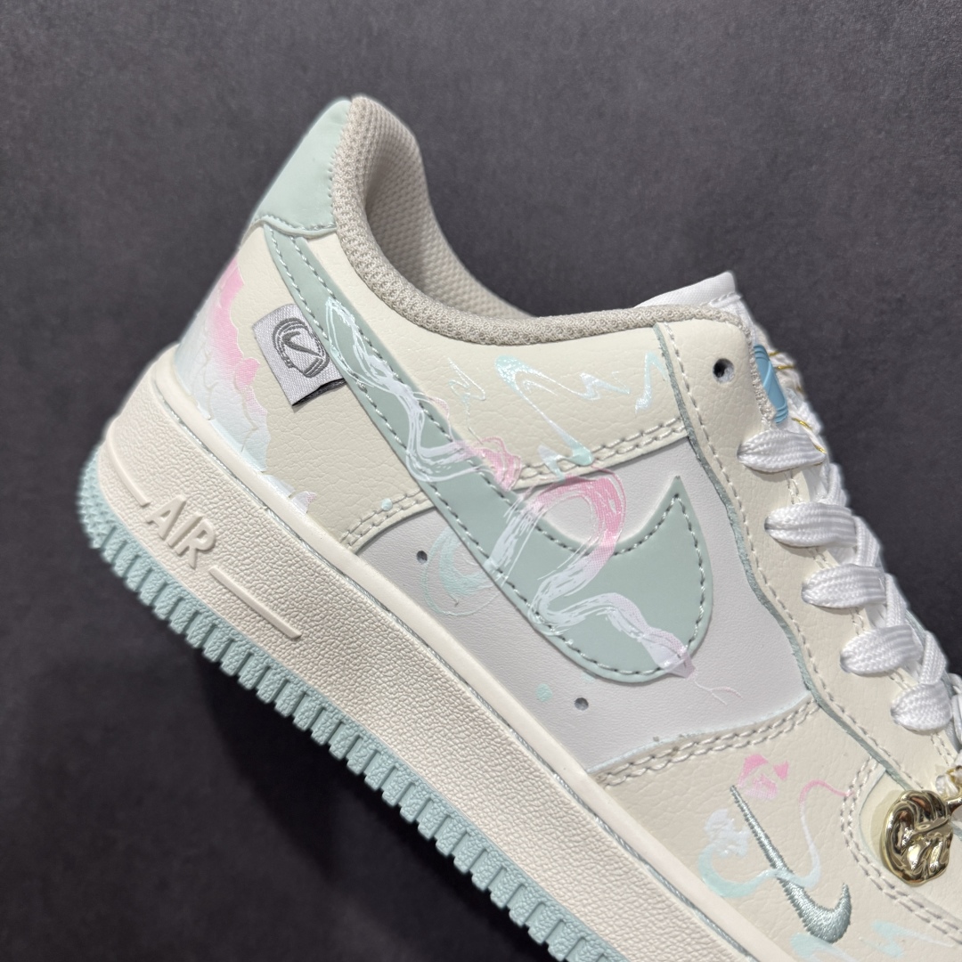 图片[6]-【定制版】Nike Air Force 1 Low 07 蛇年限定 白蛇 原楦头原纸板 打造纯正低帮空军版型 专注外贸渠道 全掌内置蜂窝气垫 原盒配件 原厂中底钢印、拉帮完美 货号：FB1839 112 尺码：36 36.5 37.5 38 38.5 39 40 40.5 41 42 42.5 43 44 44.5 45-选品中心