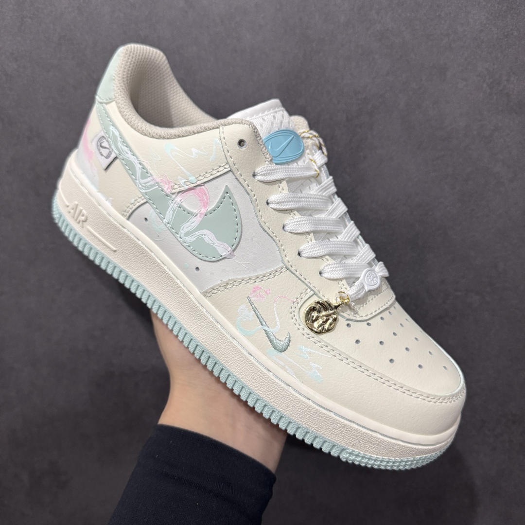 图片[3]-【定制版】Nike Air Force 1 Low 07 蛇年限定 白蛇 原楦头原纸板 打造纯正低帮空军版型 专注外贸渠道 全掌内置蜂窝气垫 原盒配件 原厂中底钢印、拉帮完美 货号：FB1839 112 尺码：36 36.5 37.5 38 38.5 39 40 40.5 41 42 42.5 43 44 44.5 45-选品中心