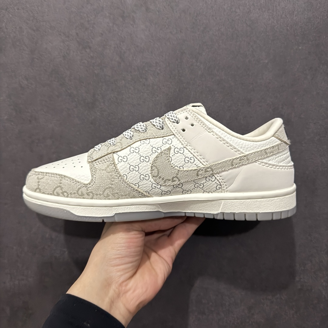 图片[2]-【定制版】Nk SB Dunk Low 古驰联名 米灰牛仔 周年高端定制 低帮休闲板鞋  #定制鞋盒 大厂纯原品质出货 超高清洁度 皮料切割干净无任何毛边 细节完美   货号：CH8311-239 尺码：36 36.5 37.5 38 38.5 39 40 40.5 41 42 42.5 43 44 44.5 45-选品中心