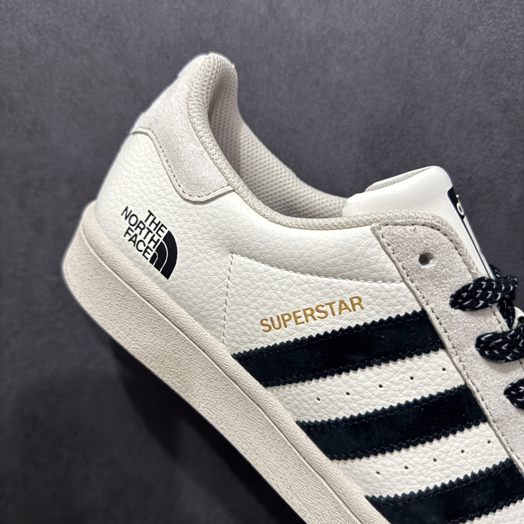 图片[6]-【定制版】Ad Superstar 三叶草低帮休闲百搭贝壳头板鞋 BZ2504 定制鞋盒 大厂流水作业生产 超高清洁度 皮料切割干净无任何毛边 细节完美   尺码：36 36.5 37.5 38 38.5 39 40 40.5 41 42 42.5 43 44 44.5 45-选品中心