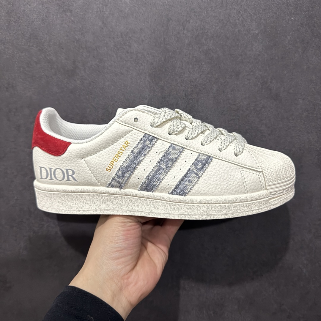 【定制版】AD Originals Superstar x DIOR 白灰红 采用全新头层拼接皮革材质 后跟采用特色3D立体印字 渠道正品订单 诠释市场最高工艺水平 全鞋进口头层皮料打造 区别市面普通真标版本,进出专柜无压力 货号:BZ2506 尺码:36-45-选品中心