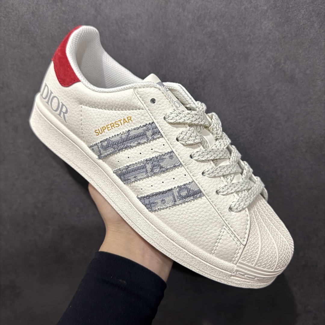 图片[3]-【定制版】AD Originals Superstar x DIOR 白灰红 采用全新头层拼接皮革材质 后跟采用特色3D立体印字 渠道正品订单 诠释市场最高工艺水平 全鞋进口头层皮料打造 区别市面普通真标版本，进出专柜无压力 货号：BZ2506 尺码：36-45-选品中心