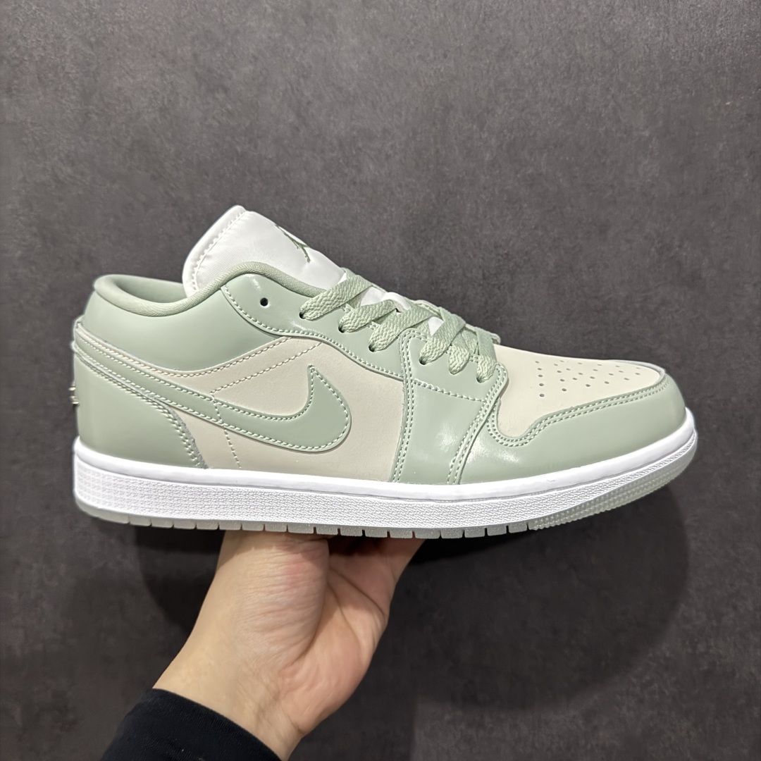 【K版】Air Jordan AJ1 Low 低帮 米绿 HF4078-100 全新流水线出品 全部原鞋开发 原楦原纸板开发 全鞋电脑针车 原厂内置全掌气垫 原盒内在原标 唯一Zp原版鞋带绑法 免检产品 全新2022版型 全头层皮料 完美零毛边处理 原厂配置全掌气垫 价格定位良心 几十个配色陆续出货 尺码:36 36.5 37.5 38 38.5 39 40 40.5 41 42 42.5 43 44 44.5 45 46 47.5-选品中心