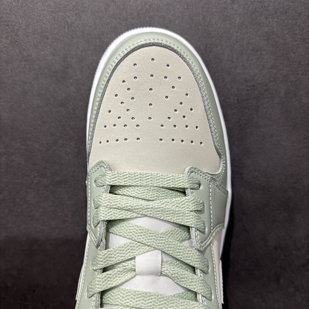 图片[8]-【K版】Air Jordan AJ1 Low 低帮 米绿 HF4078-100 全新流水线出品 全部原鞋开发 原楦原纸板开发 全鞋电脑针车 原厂内置全掌气垫 原盒内在原标 唯一Zp原版鞋带绑法 免检产品 全新2022版型 全头层皮料 完美零毛边处理 原厂配置全掌气垫 价格定位良心 几十个配色陆续出货 尺码：36 36.5 37.5 38 38.5 39 40 40.5 41 42 42.5 43 44 44.5 45 46 47.5-选品中心