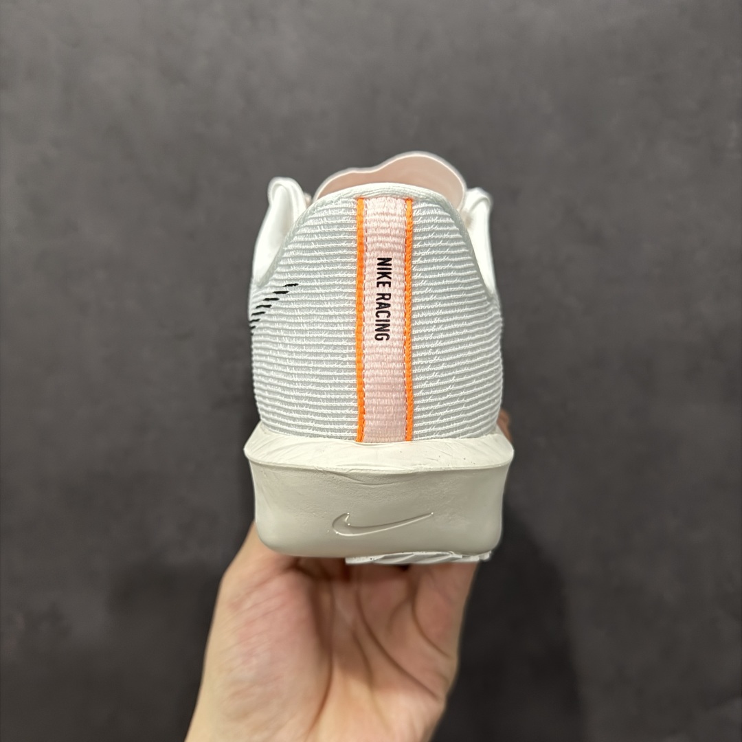 图片[4]-NIKE Zoom Rival Fly 4 耐克超弹轻盈跑步鞋 实拍首发   #鞋款搭载 Flyknit 材料 打造出众弹性 易于穿脱。采用React技术 轻盈耐穿泡绵打造,铸就出众回弹的顺畅迈步体验。 货号： FV6040 104  尺码：36-45带半码-选品中心