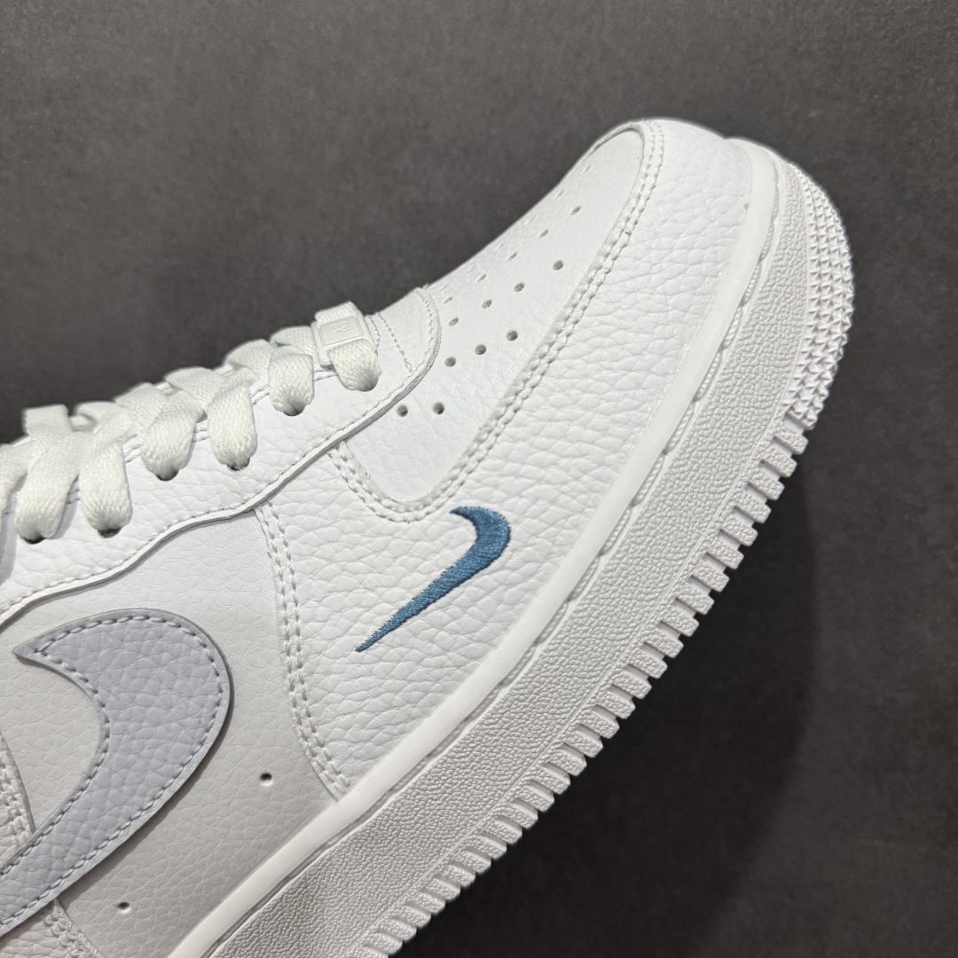 图片[5]-【公司级】Nk Air Force 1\’07 Low 白月色 空军一号低帮休闲板鞋 原楦头原纸板 打造纯正空军版型#专注外贸渠道 全掌内置蜂窝气垫 #原盒配件 原厂中底钢印、拉帮完美 货号：HV2511-100 尺码：36 36.5 37.5 38 38.5 39 40 40.5 41 42 42.5 43 44 44.5 45-选品中心