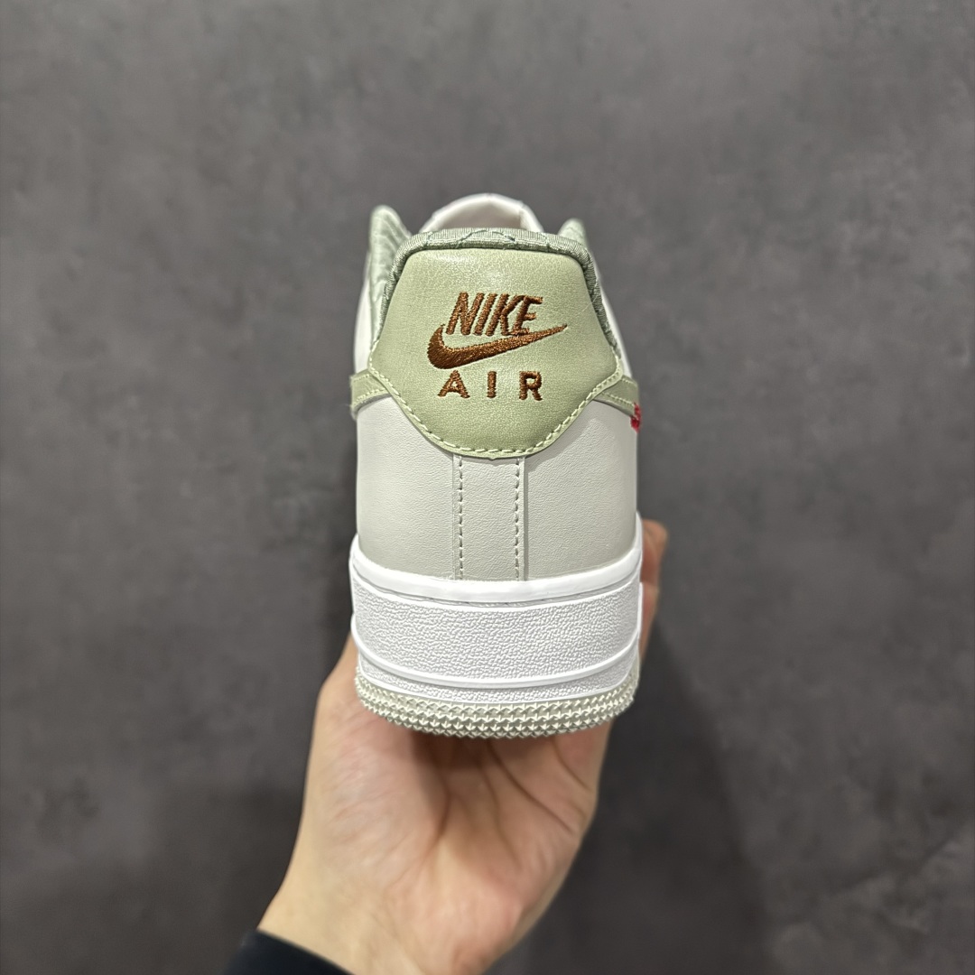 图片[4]-【定制版】Nike Air Force 1 Low 蛇年限定 原楦头原纸板 打造纯正空军版型 专注外贸渠道 全掌内置蜂窝气垫 原盒配件 原厂中底钢印、拉帮完美 货号：FV6000 131 尺码：35.5 36 36.5 37.5 38 38.5 39 40 40.5 41 42 42.5 43 44 45-选品中心