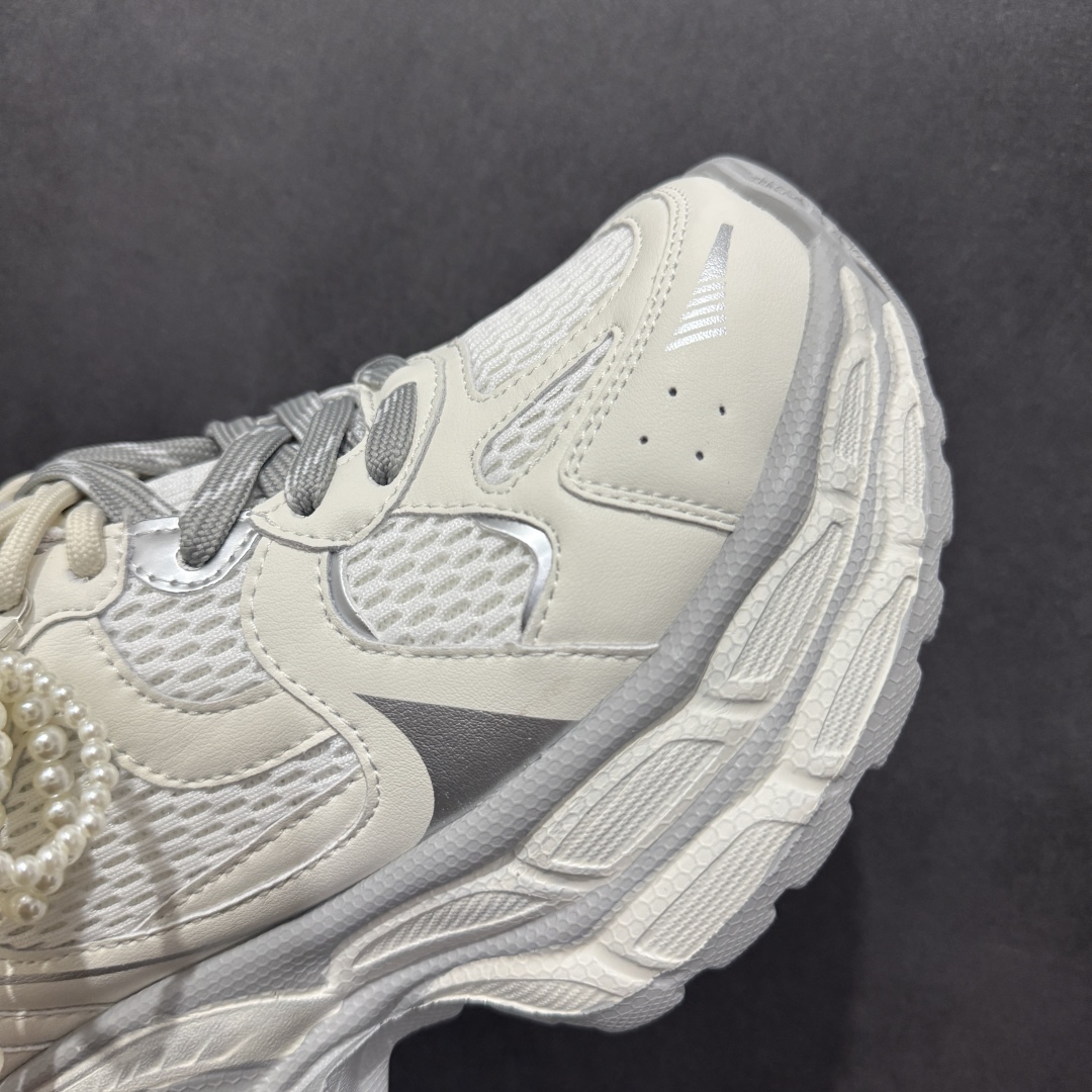 图片[5]-【广东纯原版本】GG-CC Chunky Low白鹿同款独星球 2024新款GGCC低帮复古厚底增高老爹鞋 时髦look轻松定格 不费力展现率性氛围 原版正确大底 高档银盒 酷帅机能风不规则设计大底 8CM 增高厚底 大长腿既视感轻松拿捏 货号：G24X9833 尺码：35 36 37 38 39 40-选品中心