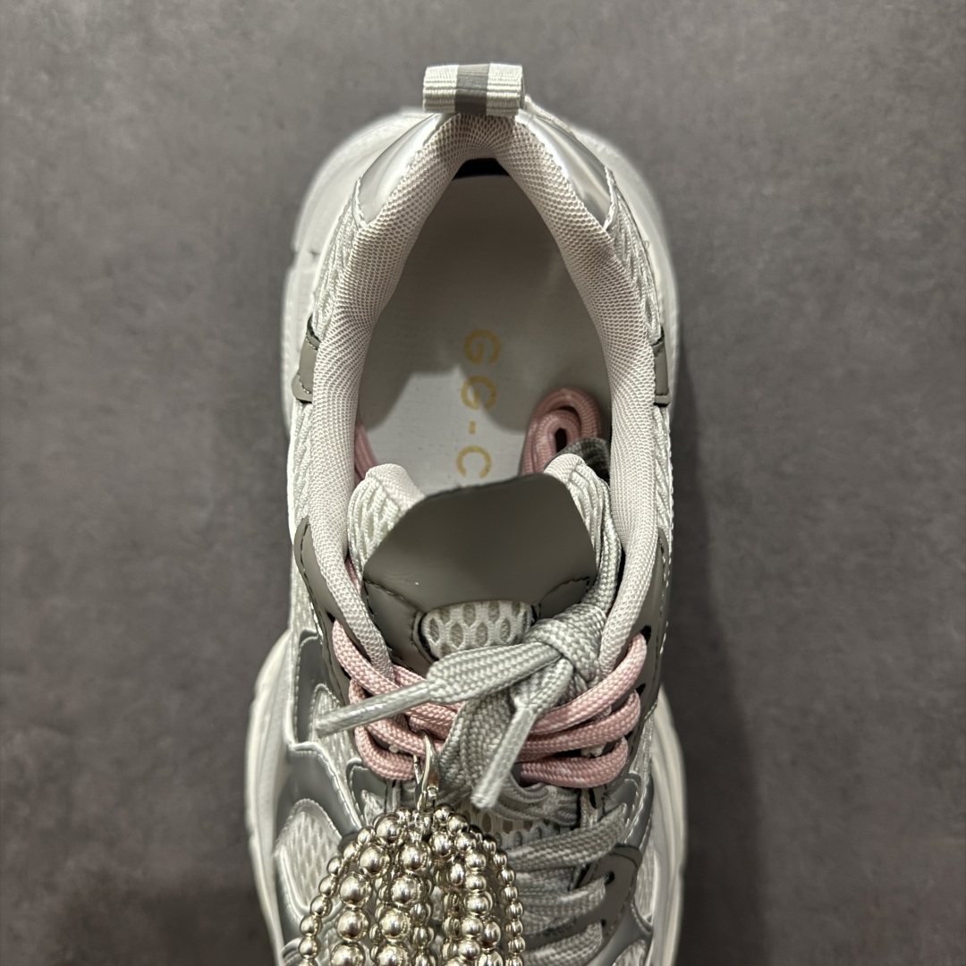 图片[7]-【广东纯原版本】GG-CC Chunky Low白鹿同款独星球 2024新款GGCC低帮复古厚底增高老爹鞋 时髦look轻松定格 不费力展现率性氛围 原版正确大底 高档银盒 酷帅机能风不规则设计大底 8CM 增高厚底 大长腿既视感轻松拿捏 货号：G24X9833 尺码：35 36 37 38 39 40-选品中心