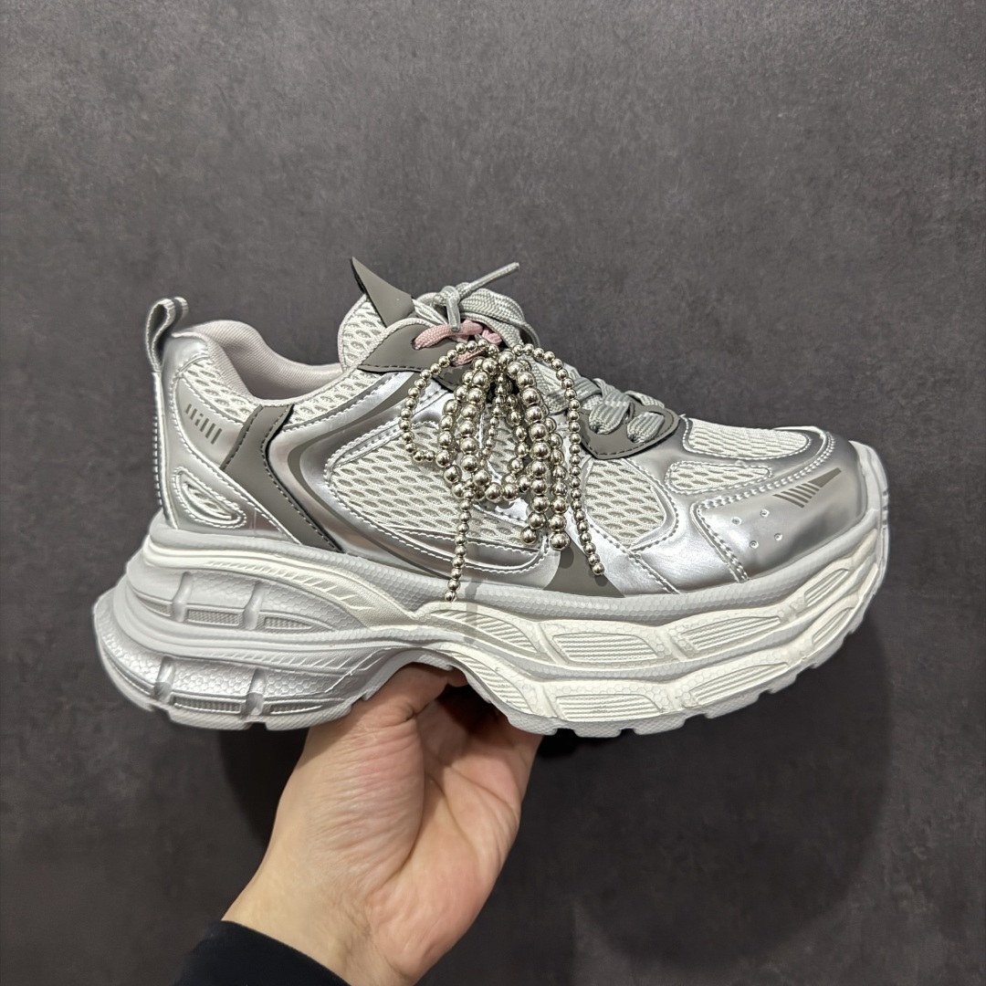 【广东纯原版本】GG-CC Chunky Low白鹿同款独星球 2024新款GGCC低帮复古厚底增高老爹鞋 时髦look轻松定格 不费力展现率性氛围 原版正确大底 高档银盒 酷帅机能风不规则设计大底 8CM 增高厚底 大长腿既视感轻松拿捏 货号:G24X9833 尺码:35 36 37 38 39 40-选品中心