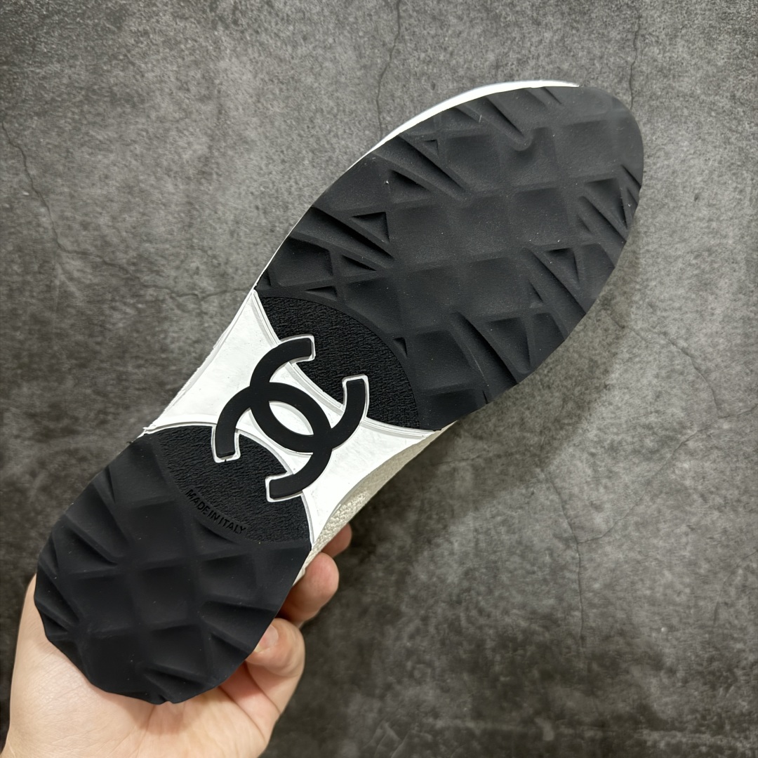  
【广东纯原版本】CHANEL 2025C新款早春度假款
采用最新礼盒包装 花纹礼盒包装👏
海外购入原
