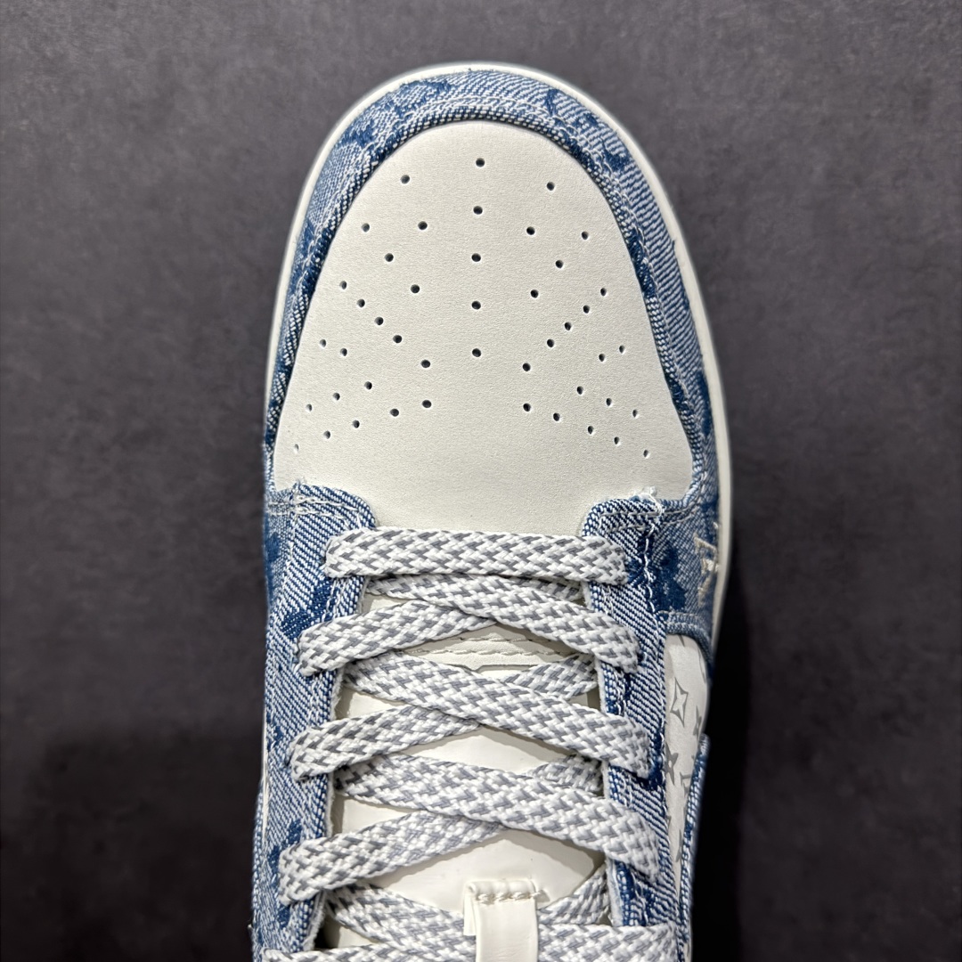 图片[8]-【定制版】Nk SB Dunk Low LV联名 淡蓝牛仔 周年高端定制 低帮休闲板鞋 CH8311-237  #定制鞋盒 大厂纯原品质出货 超高清洁度 皮料切割干净无任何毛边 细节完美   尺码：36 36.5 37.5 38 38.5 39 40 40.5 41 42 42.5 43 44 44.5 45-选品中心