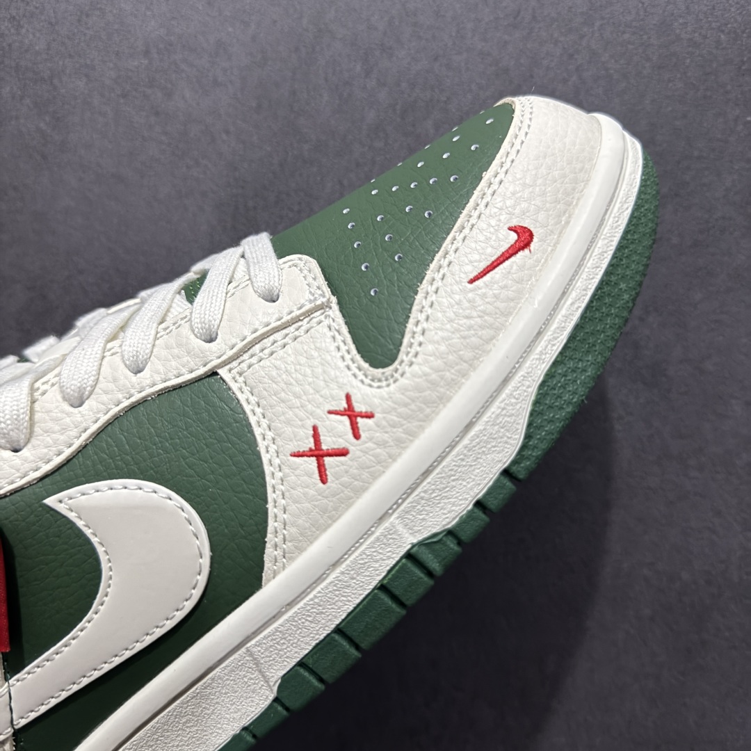 图片[5]-【定制版】Nk SB Dunk Low Supreme x Kaws三方联名 米绿米白勾 周年高端定制 低帮休闲板鞋 KK1333-032  #定制鞋盒 大厂纯原品质出货 超高清洁度 皮料切割干净无任何毛边 细节完美   尺码：36 36.5 37.5 38 38.5 39 40 40.5 41 42 42.5 43 44 44.5 45-选品中心