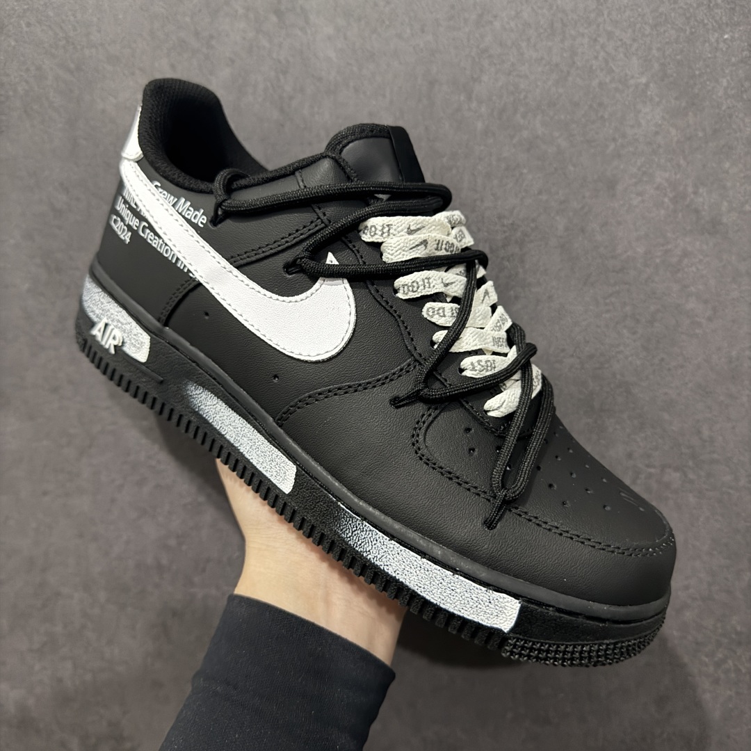 图片[3]-【定制版】Nike Air Force 1 Low 07 黑白涂鸦绑带 原楦头原纸板 打造纯正低帮空军版型 专注外贸渠道 全掌内置蜂窝气垫 原盒配件 原厂中底钢印、拉帮完美 货号：ZH0316 059 尺码：36 36.5 37.5 38 38.5 39 40 40.5 41 42 42.5 43 44 44.5 45-选品中心
