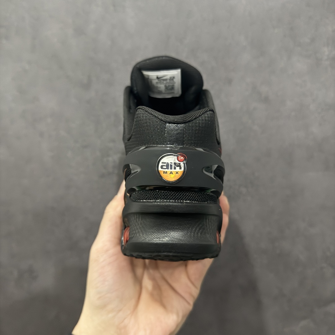 图片[4]-【纯原YH版】NK Air Max DN8 全掌科技气垫 缓震运动跑鞋FQ7860-029 DN8的核心亮点在于其八腔气垫结构 根据不同部位设定的气压值专为行走设计 提供卓越的舒适感 鞋面的设计让人联想到上世纪90年代末至2000年代初的多款Air Max 中底上系列圆形孔洞引发了热议 不少人将其与竞争品牌的缓震技术进行比较 例如K-SWISS 2010年代初推出的Tubes技 及以多孔鞋底闻名的品牌 尺码：36 36.5 37.5 38 38.5 39 40 40.5 41 42 42.5 43 44 44.5 45-选品中心