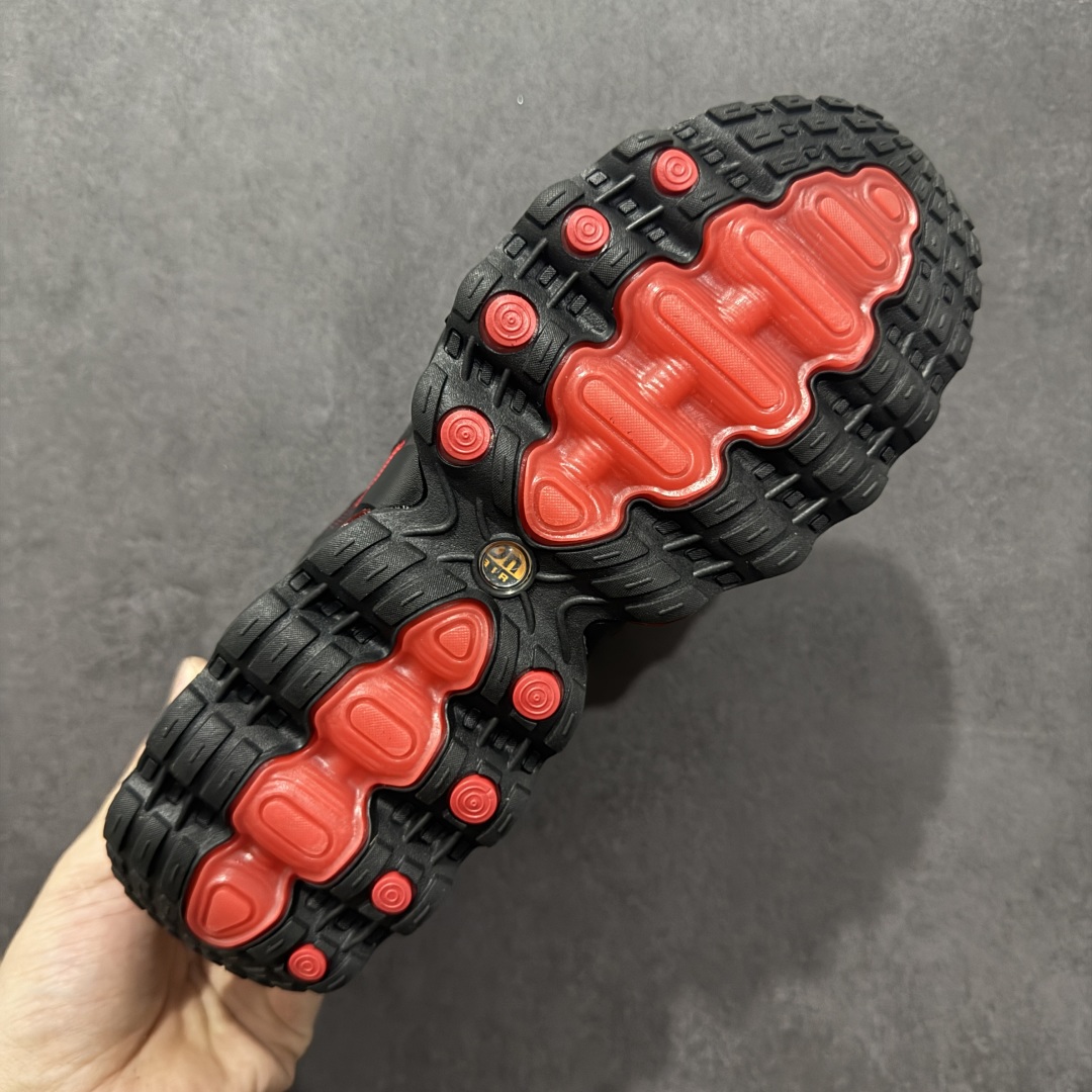 图片[9]-【纯原YH版】NK Air Max DN8 全掌科技气垫 缓震运动跑鞋FQ7860-029 DN8的核心亮点在于其八腔气垫结构 根据不同部位设定的气压值专为行走设计 提供卓越的舒适感 鞋面的设计让人联想到上世纪90年代末至2000年代初的多款Air Max 中底上系列圆形孔洞引发了热议 不少人将其与竞争品牌的缓震技术进行比较 例如K-SWISS 2010年代初推出的Tubes技 及以多孔鞋底闻名的品牌 尺码：36 36.5 37.5 38 38.5 39 40 40.5 41 42 42.5 43 44 44.5 45-选品中心