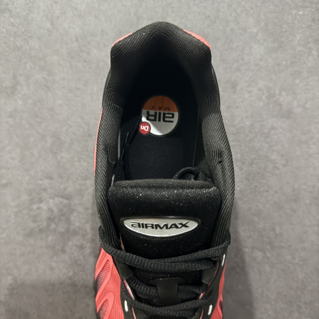 图片[7]-【纯原YH版】NK Air Max DN8 全掌科技气垫 缓震运动跑鞋FQ7860-032 DN8的核心亮点在于其八腔气垫结构 根据不同部位设定的气压值专为行走设计 提供卓越的舒适感 鞋面的设计让人联想到上世纪90年代末至2000年代初的多款Air Max 中底上系列圆形孔洞引发了热议 不少人将其与竞争品牌的缓震技术进行比较 例如K-SWISS 2010年代初推出的Tubes技 及以多孔鞋底闻名的品牌 尺码：36 36.5 37.5 38 38.5 39 40 40.5 41 42 42.5 43 44 44.5 45-选品中心