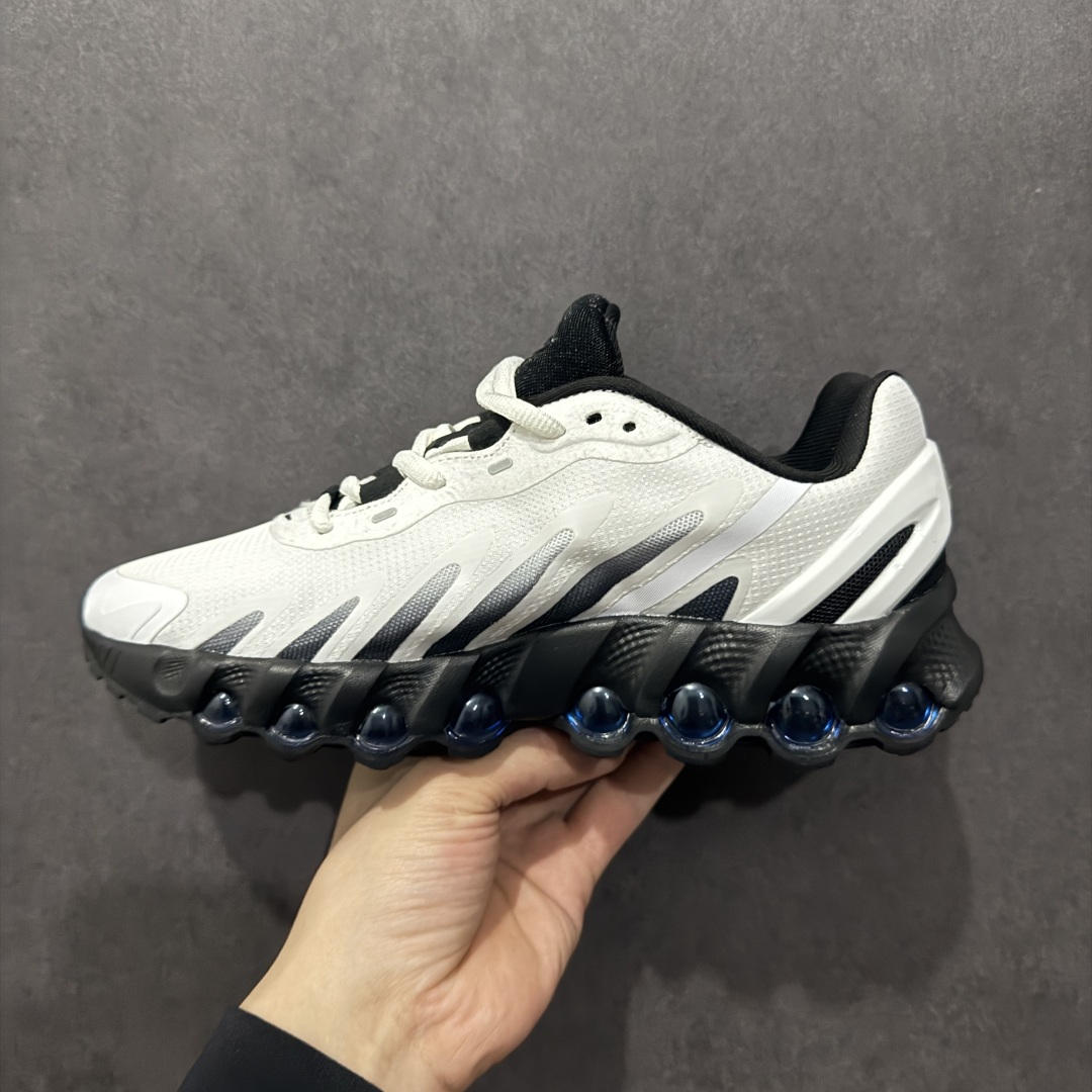 图片[2]-【纯原YH版】NK Air Max DN8 全掌科技气垫 缓震运动跑鞋FQ7860-010 DN8的核心亮点在于其八腔气垫结构 根据不同部位设定的气压值专为行走设计 提供卓越的舒适感 鞋面的设计让人联想到上世纪90年代末至2000年代初的多款Air Max 中底上系列圆形孔洞引发了热议 不少人将其与竞争品牌的缓震技术进行比较 例如K-SWISS 2010年代初推出的Tubes技 及以多孔鞋底闻名的品牌 尺码：36 36.5 37.5 38 38.5 39 40 40.5 41 42 42.5 43 44 44.5 45-选品中心