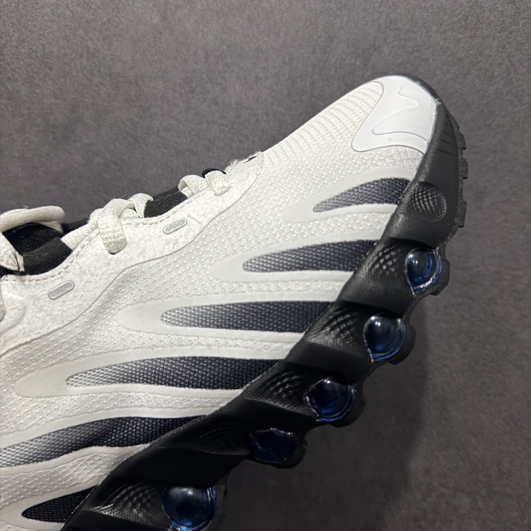 图片[5]-【纯原YH版】NK Air Max DN8 全掌科技气垫 缓震运动跑鞋FQ7860-010 DN8的核心亮点在于其八腔气垫结构 根据不同部位设定的气压值专为行走设计 提供卓越的舒适感 鞋面的设计让人联想到上世纪90年代末至2000年代初的多款Air Max 中底上系列圆形孔洞引发了热议 不少人将其与竞争品牌的缓震技术进行比较 例如K-SWISS 2010年代初推出的Tubes技 及以多孔鞋底闻名的品牌 尺码：36 36.5 37.5 38 38.5 39 40 40.5 41 42 42.5 43 44 44.5 45-选品中心