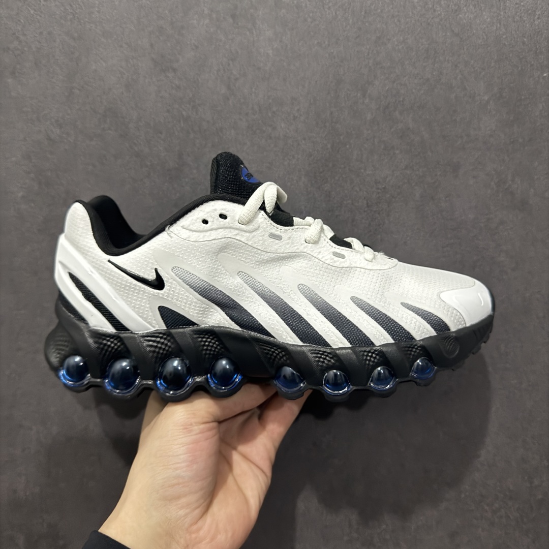 【纯原YH版】NK Air Max DN8 全掌科技气垫 缓震运动跑鞋FQ7860-010 DN8的核心亮点在于其八腔气垫结构 根据不同部位设定的气压值专为行走设计 提供卓越的舒适感 鞋面的设计让人联想到上世纪90年代末至2000年代初的多款Air Max 中底上系列圆形孔洞引发了热议 不少人将其与竞争品牌的缓震技术进行比较 例如K-SWISS 2010年代初推出的Tubes技 及以多孔鞋底闻名的品牌 尺码：36 36.5 37.5 38 38.5 39 40 40.5 41 42 42.5 43 44 44.5 45-选品中心