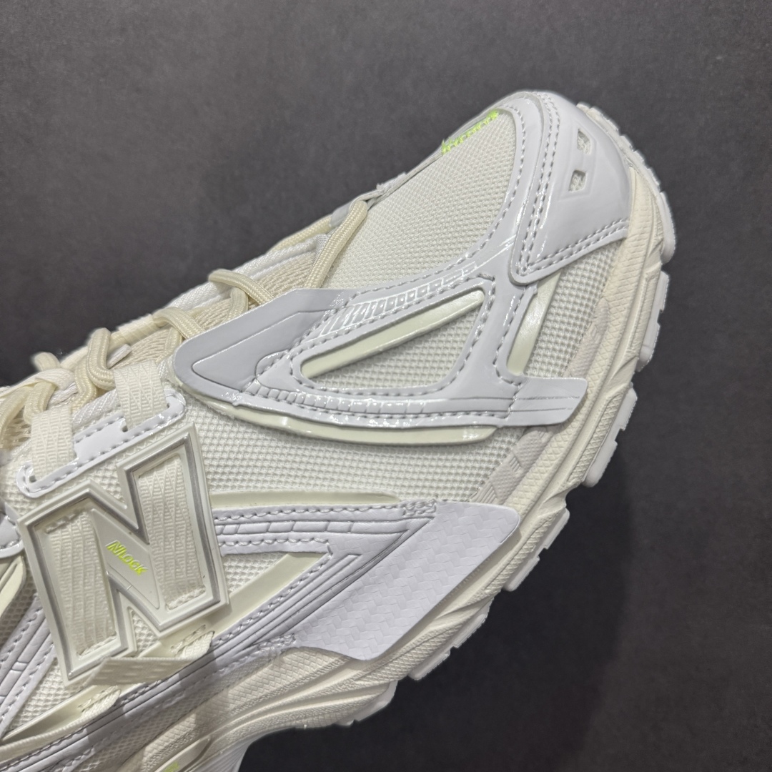 图片[5]-【纯原B版】NB新百伦New Balance M1906R M1906RAP 系列复古老爹风休闲运动慢跑鞋 M1906AE 高度复刻原厂大底 追求极致完美 每一双都是工艺品 采用轻质牛剖革拼接透气网眼衬垫织物鞋面材质 T-Beam大底提供足步弓支撑，保持步态稳定#后跟搭载外露缓震胶 鞋身整体以各种深浅不一的灰色覆盖，鞋头以淡蓝色调装饰，网眼衬垫通过不规律的色块实现做旧的美感，泛黄的鞋底更是进一步增添了复古气息。 尺码：36 37 37.5 38 38.5 39.5 40 40.5 41.5 42 42.5 43 44 45 46.5-选品中心