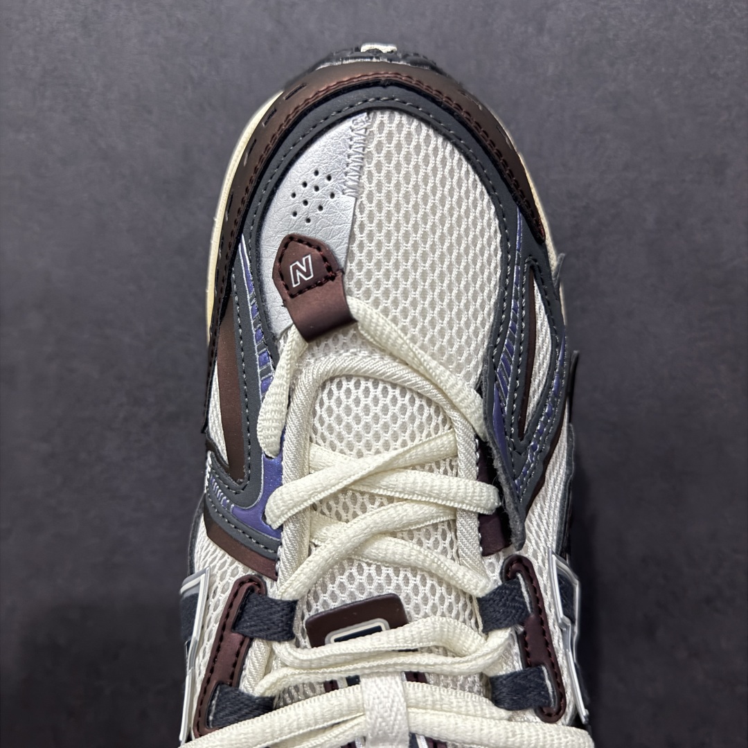 图片[8]-【纯原B版】NB新百伦New Balance M1906R 系列复古老爹风休闲运动慢跑鞋 M1906AR 高度复刻原厂大底 追求极致完美 每一双都是工艺品 采用轻质牛剖革拼接透气网眼衬垫织物鞋面材质 T-Beam大底提供足步弓支撑，保持步态稳定#后跟搭载外露缓震胶 鞋身整体以各种深浅不一的灰色覆盖，鞋头以淡蓝色调装饰，网眼衬垫通过不规律的色块实现做旧的美感，泛黄的鞋底更是进一步增添了复古气息。 尺码：36 37 37.5 38 38.5 39.5 40 40.5 41.5 42 42.5 43 44 45 46.5-选品中心