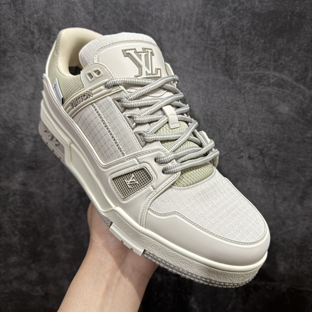 图片[3]-【海淘代购升级版】 现货当天可取 LV Trainer系列高奢运动鞋 新款芯片顶级 潮人必备单品 同步ZP官网空胶工艺 鞋舌、挂饰均镶嵌NFC芯片感应装置 正确胶片断点式设计 中底正确还原原版油印字母比例 1：1原楦格板、楦头、刀磨全新升级！ 独家订制顶级压纹麂皮 原版开模TPU大底 质感原版一致 垫脚聚米微料加透气英伦网布 披靡市场任何版本！细节完美呈现！ 代购指定版本 全新升级最新双盒包装 扫码秒进官网！ 全套包装配件同比原版 尺码： 38-46-选品中心