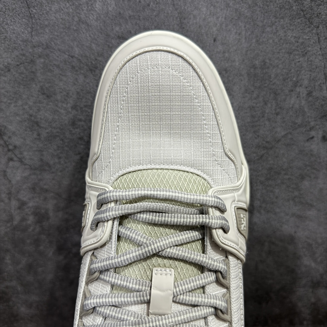 图片[5]-【海淘代购升级版】 现货当天可取 LV Trainer系列高奢运动鞋 新款芯片顶级 潮人必备单品 同步ZP官网空胶工艺 鞋舌、挂饰均镶嵌NFC芯片感应装置 正确胶片断点式设计 中底正确还原原版油印字母比例 1：1原楦格板、楦头、刀磨全新升级！ 独家订制顶级压纹麂皮 原版开模TPU大底 质感原版一致 垫脚聚米微料加透气英伦网布 披靡市场任何版本！细节完美呈现！ 代购指定版本 全新升级最新双盒包装 扫码秒进官网！ 全套包装配件同比原版 尺码： 38-46-选品中心