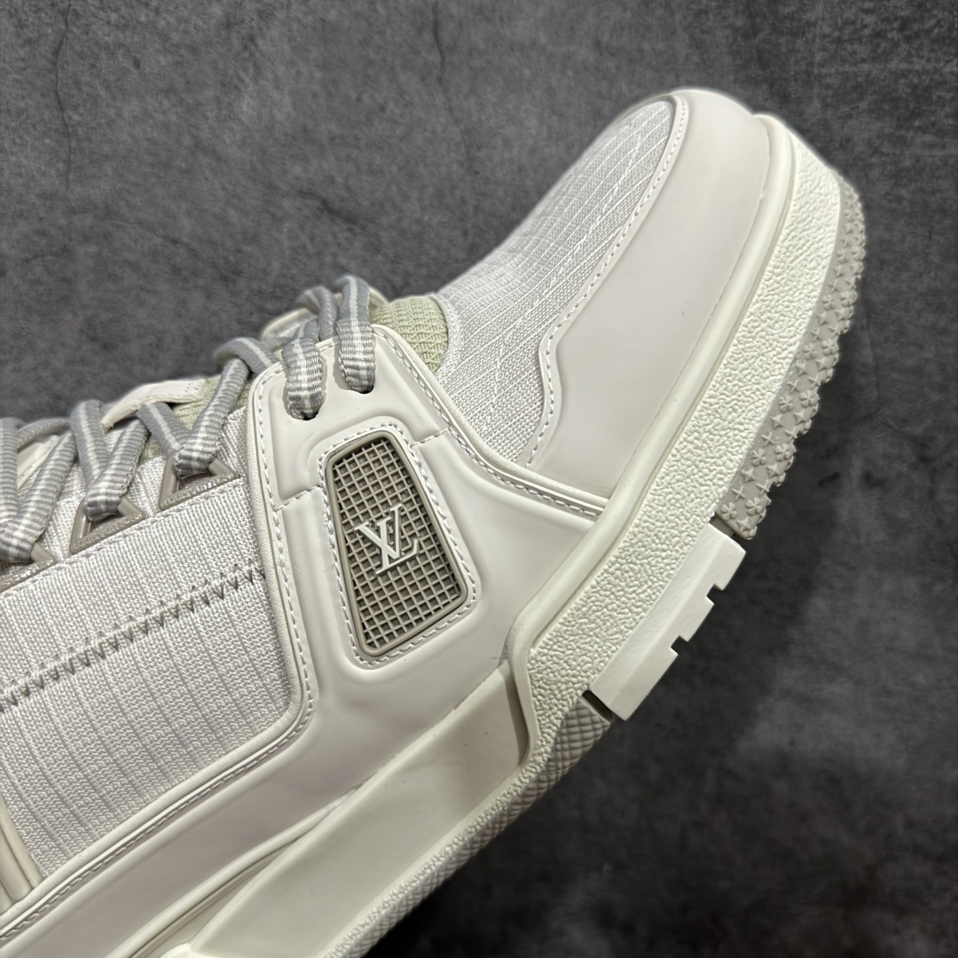 图片[6]-【海淘代购升级版】 现货当天可取 LV Trainer系列高奢运动鞋 新款芯片顶级 潮人必备单品 同步ZP官网空胶工艺 鞋舌、挂饰均镶嵌NFC芯片感应装置 正确胶片断点式设计 中底正确还原原版油印字母比例 1：1原楦格板、楦头、刀磨全新升级！ 独家订制顶级压纹麂皮 原版开模TPU大底 质感原版一致 垫脚聚米微料加透气英伦网布 披靡市场任何版本！细节完美呈现！ 代购指定版本 全新升级最新双盒包装 扫码秒进官网！ 全套包装配件同比原版 尺码： 38-46-选品中心