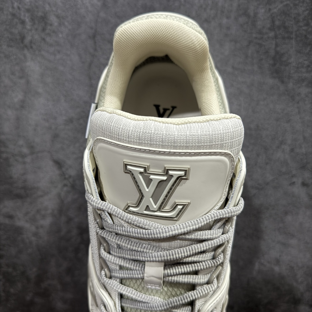 图片[8]-【海淘代购升级版】 现货当天可取 LV Trainer系列高奢运动鞋 新款芯片顶级 潮人必备单品 同步ZP官网空胶工艺 鞋舌、挂饰均镶嵌NFC芯片感应装置 正确胶片断点式设计 中底正确还原原版油印字母比例 1：1原楦格板、楦头、刀磨全新升级！ 独家订制顶级压纹麂皮 原版开模TPU大底 质感原版一致 垫脚聚米微料加透气英伦网布 披靡市场任何版本！细节完美呈现！ 代购指定版本 全新升级最新双盒包装 扫码秒进官网！ 全套包装配件同比原版 尺码： 38-46-选品中心