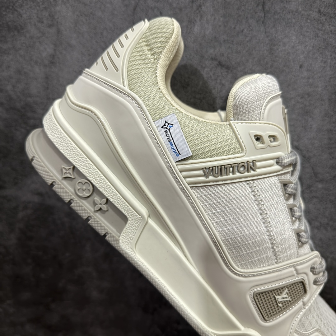 图片[7]-【海淘代购升级版】 现货当天可取 LV Trainer系列高奢运动鞋 新款芯片顶级 潮人必备单品 同步ZP官网空胶工艺 鞋舌、挂饰均镶嵌NFC芯片感应装置 正确胶片断点式设计 中底正确还原原版油印字母比例 1：1原楦格板、楦头、刀磨全新升级！ 独家订制顶级压纹麂皮 原版开模TPU大底 质感原版一致 垫脚聚米微料加透气英伦网布 披靡市场任何版本！细节完美呈现！ 代购指定版本 全新升级最新双盒包装 扫码秒进官网！ 全套包装配件同比原版 尺码： 38-46-选品中心