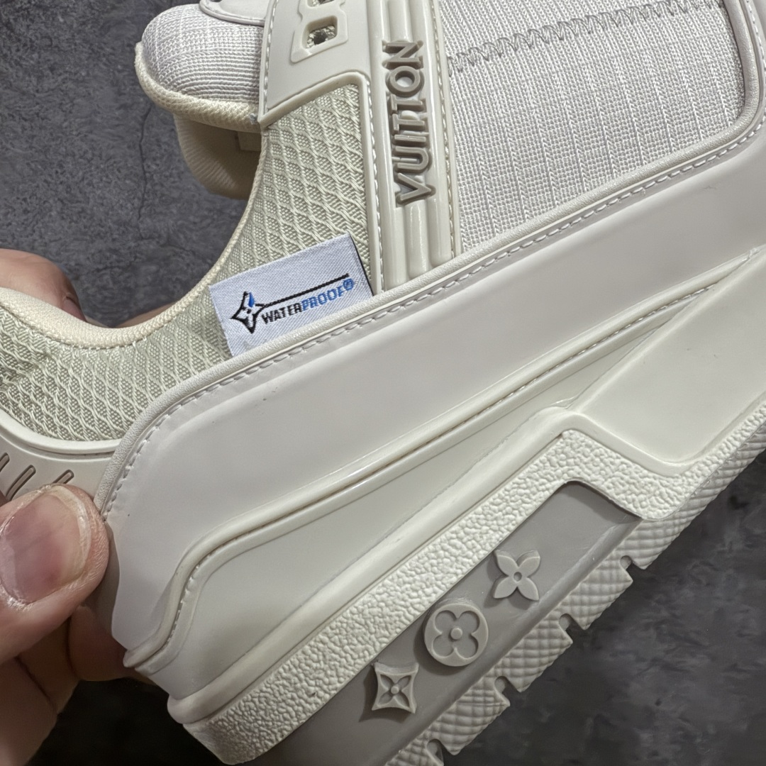 图片[3]-【海淘代购升级版】 现货当天可取 LV Trainer系列高奢运动鞋 新款芯片顶级 潮人必备单品 同步ZP官网空胶工艺 鞋舌、挂饰均镶嵌NFC芯片感应装置 正确胶片断点式设计 中底正确还原原版油印字母比例 1：1原楦格板、楦头、刀磨全新升级！ 独家订制顶级压纹麂皮 原版开模TPU大底 质感原版一致 垫脚聚米微料加透气英伦网布 披靡市场任何版本！细节完美呈现！ 代购指定版本 全新升级最新双盒包装 扫码秒进官网！ 全套包装配件同比原版 尺码： 38-46-选品中心