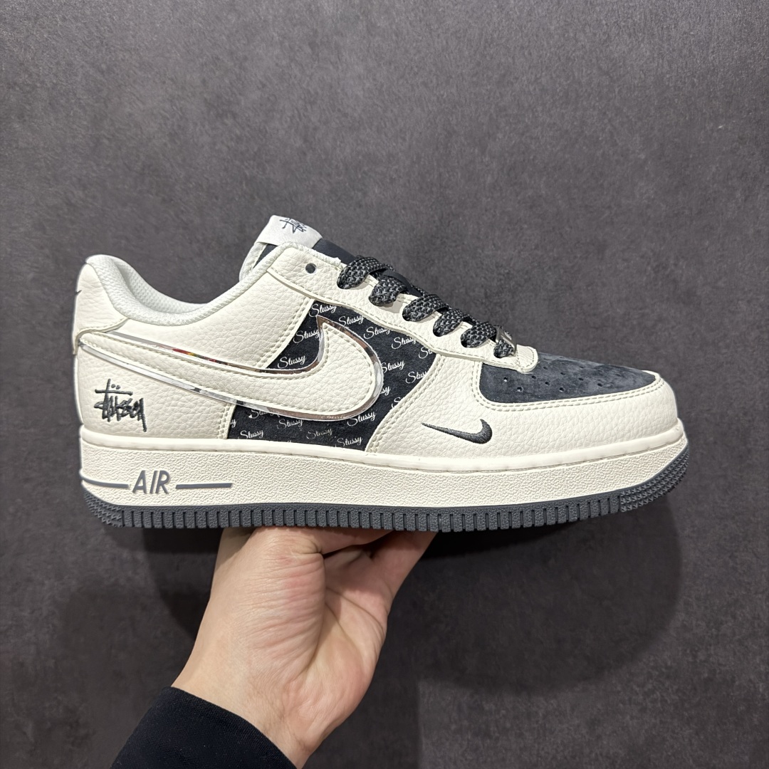 【定制版】Nk Air Force 1\'07 Low 斯图西联名 米灰英文猪八 空军一号低帮休闲板鞋  #原楦头原纸板 原装鞋盒 定制五金配件 内置全掌气垫 原厂鞋底  货号:XZ6188-726 尺码:36 36.5 37.5 38 38.5 39 40 40.5 41 42 42.5 43 44 44.5 45-选品中心