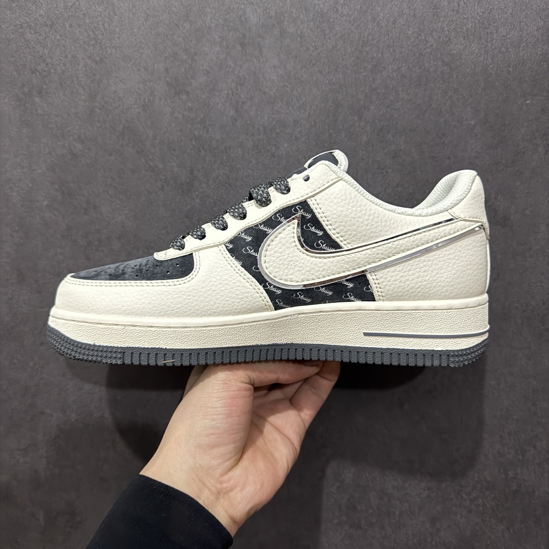 图片[2]-【定制版】Nk Air Force 1\’07 Low 斯图西联名 米灰英文猪八 空军一号低帮休闲板鞋  #原楦头原纸板 原装鞋盒 定制五金配件 内置全掌气垫 原厂鞋底  货号：XZ6188-726 尺码：36 36.5 37.5 38 38.5 39 40 40.5 41 42 42.5 43 44 44.5 45-选品中心