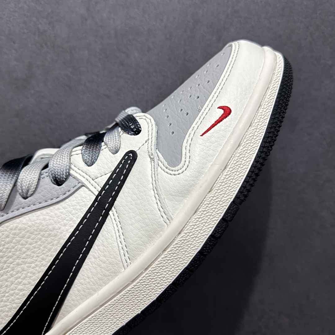 图片[5]-【定制版】Travis Scott x Fragment Design x Air Jordan 1 Low OG SP AJ1 乔1 Supreme联名 米黑金属红标 低帮文化休闲板鞋  #多方联名合作融合了Travis Scott 独特的音乐风格，藤原浩个性的设计风格以及Jordan品牌的经典元素 使其成为一双具有独特身份和价值的鞋子 清新而立体的外观加上联名标识更突出了其独特身份 这种配色方案显示出活力和时尚感 在视觉上引人注目 鞋身的质感和细腻的细节处理使其显得高端而格调十足 这款“倒钩”联名是设计与创意完美结合 融合多方的个性风格是一款备受瞩目的潮流鞋款  货号：XS6089-510 尺码：36 36.5 37.5 38 38.5 39 40 40.5 41 42 42.5 43 44 44.5 45-选品中心
