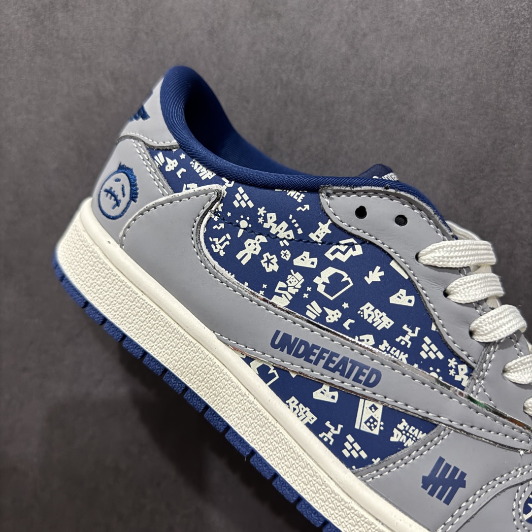 图片[6]-【定制版】Travis Scott x Fragment Design x Air Jordan 1 Low OG SP AJ1 乔1 UN联名 灰蓝鬼脸 低帮文化休闲板鞋  #多方联名合作融合了Travis Scott 独特的音乐风格，藤原浩个性的设计风格以及Jordan品牌的经典元素 使其成为一双具有独特身份和价值的鞋子 清新而立体的外观加上联名标识更突出了其独特身份 这种配色方案显示出活力和时尚感 在视觉上引人注目 鞋身的质感和细腻的细节处理使其显得高端而格调十足 这款“倒钩”联名是设计与创意完美结合 融合多方的个性风格是一款备受瞩目的潮流鞋款 货号：XS2024-015  尺码：36 36.5 37.5 38 38.5 39 40 40.5 41 42 42.5 43 44 44.5 45-选品中心