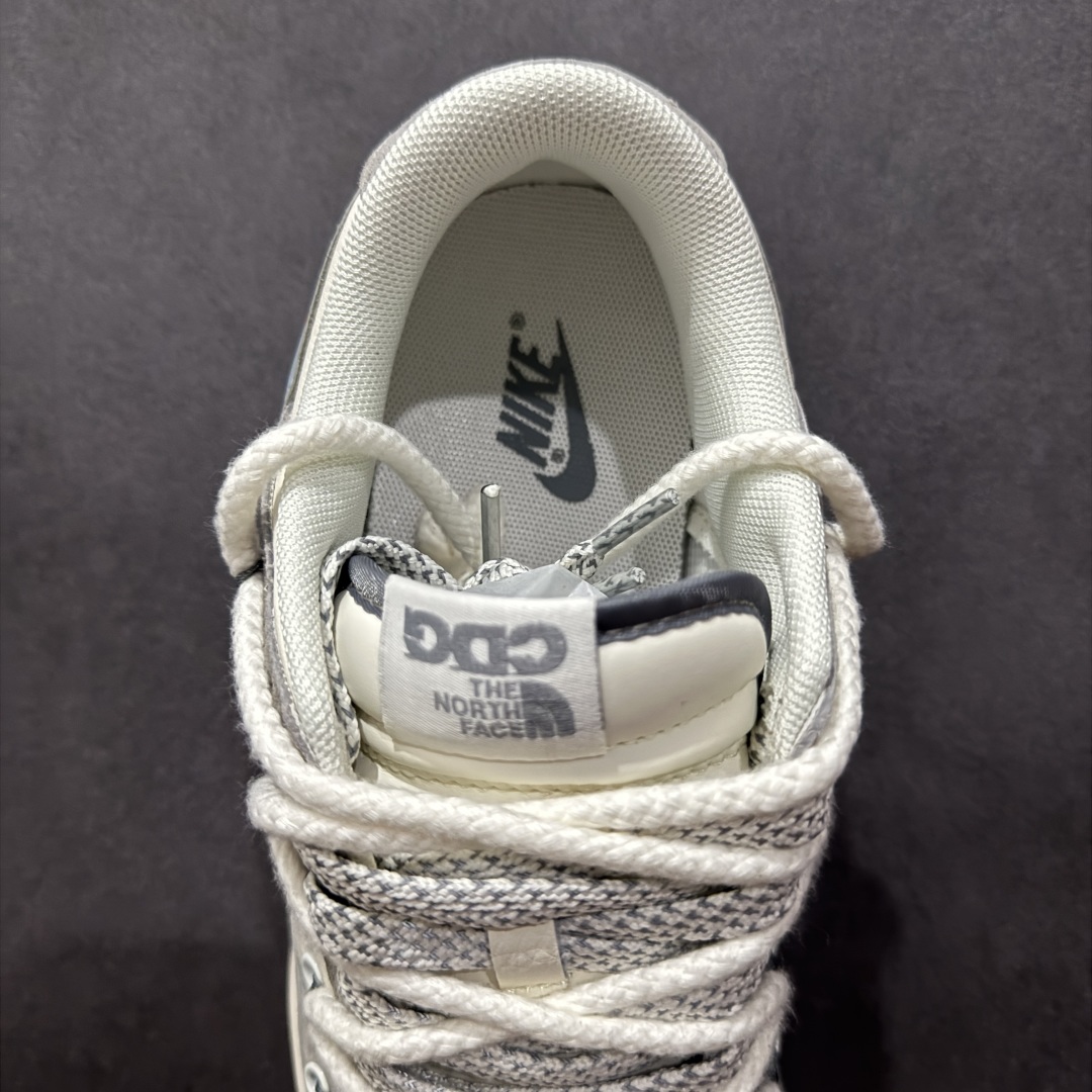 图片[7]-【定制版】Nk SB Dunk Low 北面 x Sup联名 绑带猪八灰勾 周年高端定制 低帮休闲板鞋  #定制鞋盒 大厂纯原品质出货 超高清洁度 皮料切割干净无任何毛边 细节完美   货号：YX5066-228 尺码：36 36.5 37.5 38 38.5 39 40 40.5 41 42 42.5 43 44 44.5 45-选品中心