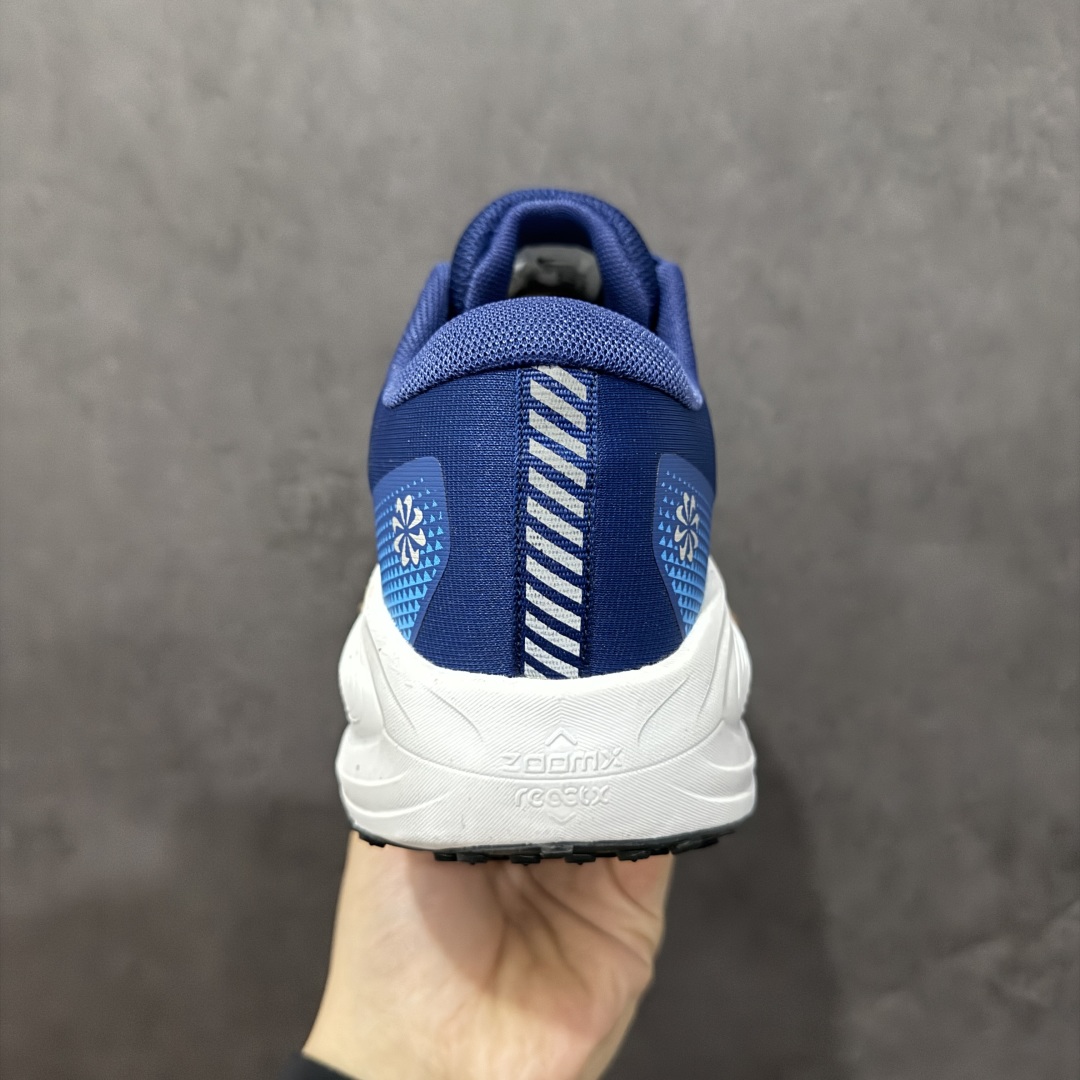 图片[4]-【公司级】Nike VOMERO 18X 登月系列 轻盈跑鞋 舒适百搭防滑耐磨 低帮 休闲跑步鞋 拥有 Zoom Air 一如既往的稳定感和流畅感 鞋面采用工程网眼设计 为特定高热区域营造出色透气性 进一步增加鞋面的穿孔数量 让足部能够快速散热 中足搭配 Flywire 飞线 在高速运动时营造舒适稳定的贴合感 内置Zoon气垫加持 动力十足 货号：HM2519-109 尺码：40 41 42 43 44 45-选品中心