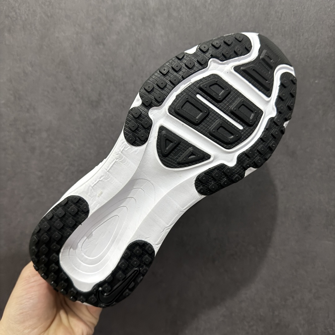 图片[9]-【公司级】Nike VOMERO 18X 登月系列 轻盈跑鞋 舒适百搭防滑耐磨 低帮 休闲跑步鞋 拥有 Zoom Air 一如既往的稳定感和流畅感 鞋面采用工程网眼设计 为特定高热区域营造出色透气性 进一步增加鞋面的穿孔数量 让足部能够快速散热 中足搭配 Flywire 飞线 在高速运动时营造舒适稳定的贴合感 内置Zoon气垫加持 动力十足 货号：HM2519-109 尺码：40 41 42 43 44 45-选品中心