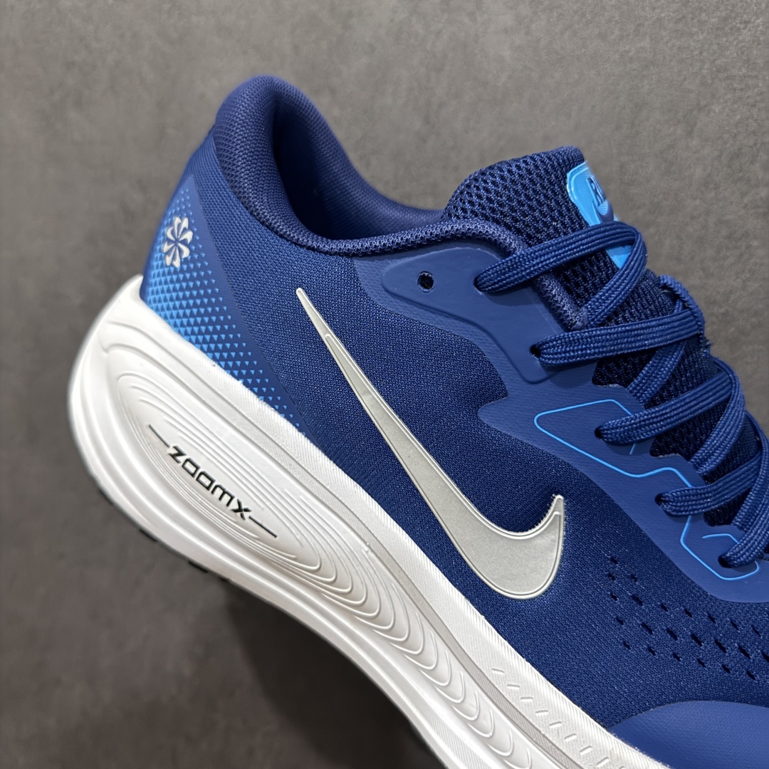 图片[6]-【公司级】Nike VOMERO 18X 登月系列 轻盈跑鞋 舒适百搭防滑耐磨 低帮 休闲跑步鞋 拥有 Zoom Air 一如既往的稳定感和流畅感 鞋面采用工程网眼设计 为特定高热区域营造出色透气性 进一步增加鞋面的穿孔数量 让足部能够快速散热 中足搭配 Flywire 飞线 在高速运动时营造舒适稳定的贴合感 内置Zoon气垫加持 动力十足 货号：HM2519-109 尺码：40 41 42 43 44 45-选品中心