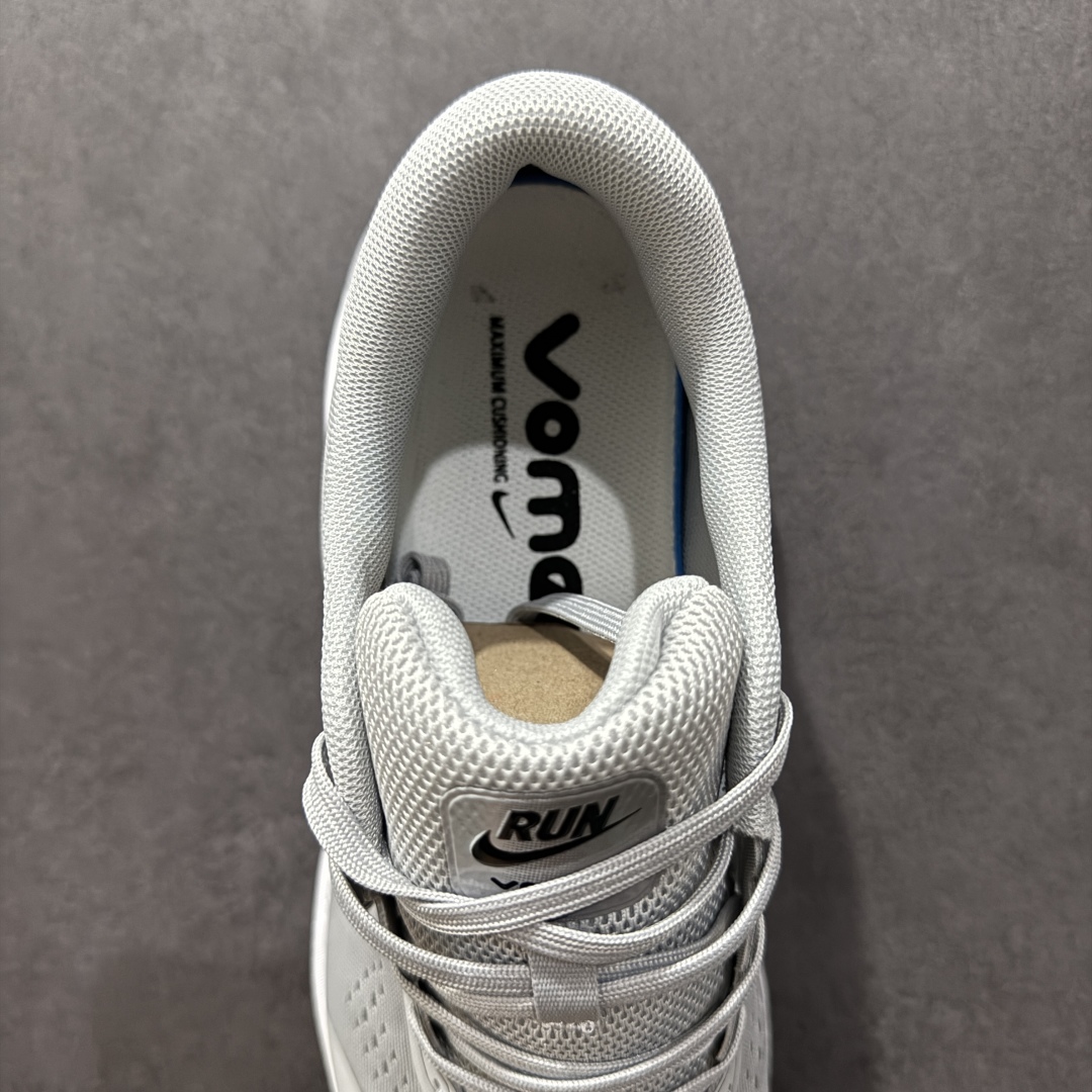 图片[7]-【公司级】Nike VOMERO 18X 登月系列 轻盈跑鞋 舒适百搭防滑耐磨 低帮 休闲跑步鞋 拥有 Zoom Air 一如既往的稳定感和流畅感 鞋面采用工程网眼设计 为特定高热区域营造出色透气性 进一步增加鞋面的穿孔数量 让足部能够快速散热 中足搭配 Flywire 飞线 在高速运动时营造舒适稳定的贴合感 内置Zoon气垫加持 动力十足 货号：HM2519-101 尺码：40 41 42 43 44 45-选品中心