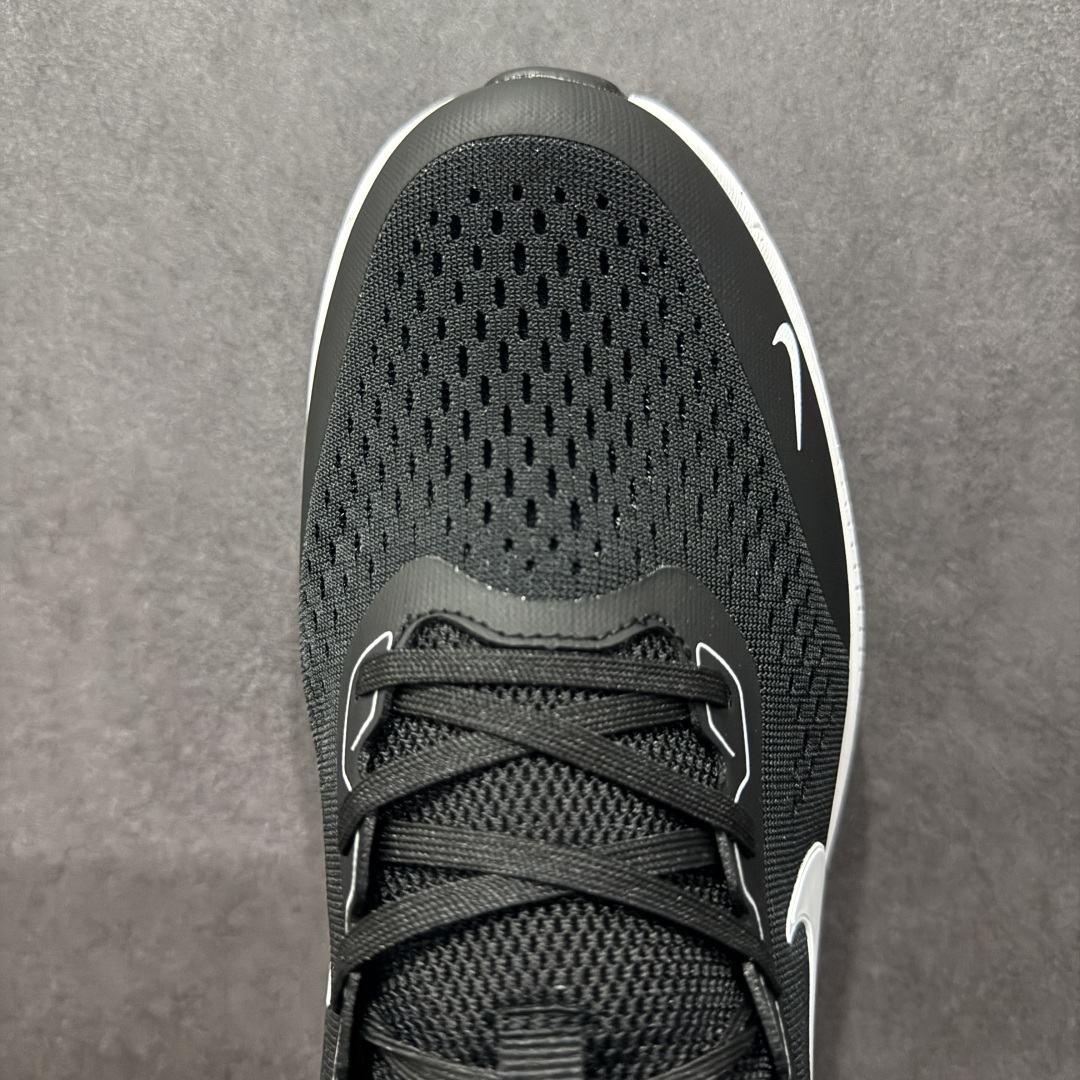 图片[8]-【公司级】Nike VOMERO 18X 登月系列 轻盈跑鞋 舒适百搭防滑耐磨 低帮 休闲跑步鞋 拥有 Zoom Air 一如既往的稳定感和流畅感 鞋面采用工程网眼设计 为特定高热区域营造出色透气性 进一步增加鞋面的穿孔数量 让足部能够快速散热 中足搭配 Flywire 飞线 在高速运动时营造舒适稳定的贴合感 内置Zoon气垫加持 动力十足 货号：HM2519-100 尺码：40 41 42 43 44 45-选品中心