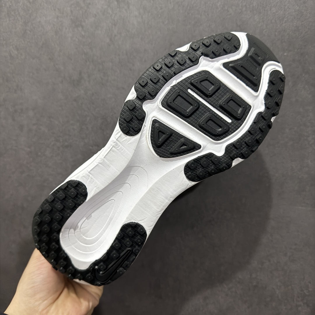 图片[9]-【公司级】Nike VOMERO 18X 登月系列 轻盈跑鞋 舒适百搭防滑耐磨 低帮 休闲跑步鞋 拥有 Zoom Air 一如既往的稳定感和流畅感 鞋面采用工程网眼设计 为特定高热区域营造出色透气性 进一步增加鞋面的穿孔数量 让足部能够快速散热 中足搭配 Flywire 飞线 在高速运动时营造舒适稳定的贴合感 内置Zoon气垫加持 动力十足 货号：HM2519-100 尺码：40 41 42 43 44 45-选品中心