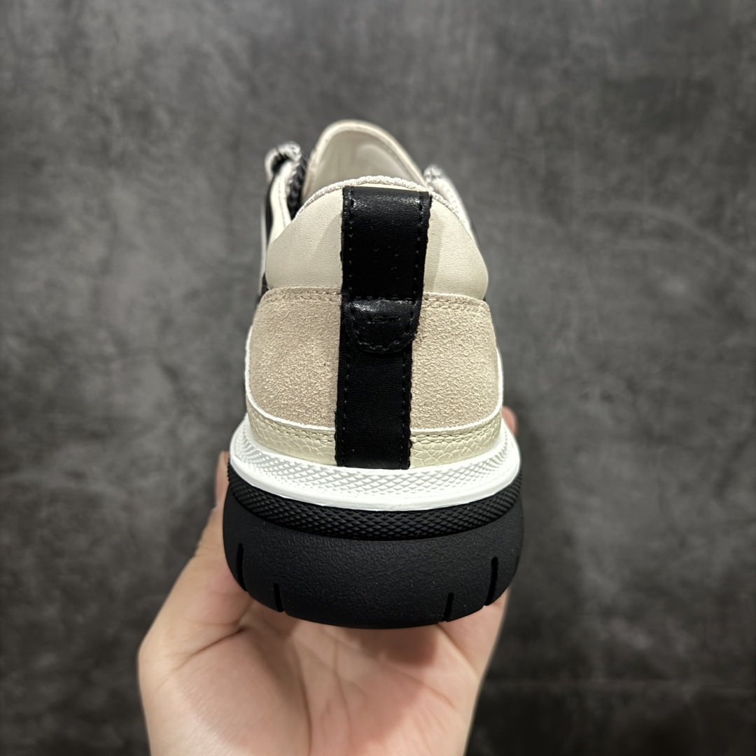 图片[4]-【广东纯原版本】Chanel 小香厚底熊猫板鞋运动鞋 香奈儿2025ss火爆熊猫鞋配色厚底休闲运动鞋板鞋同步 小红书爆款 非常火爆 非常难买的一款鞋 全网最火的厚底熊猫鞋 可想而知小香控不可错过的 颜值与舒适并存的 简约百搭小白鞋 厚底增高超级百搭，闭眼入谁穿谁好看 鞋面：小牛皮＋牛绒 内里：原版网里 大底：tpu原版大底 尺码：35 36 37 38 39 40-选品中心