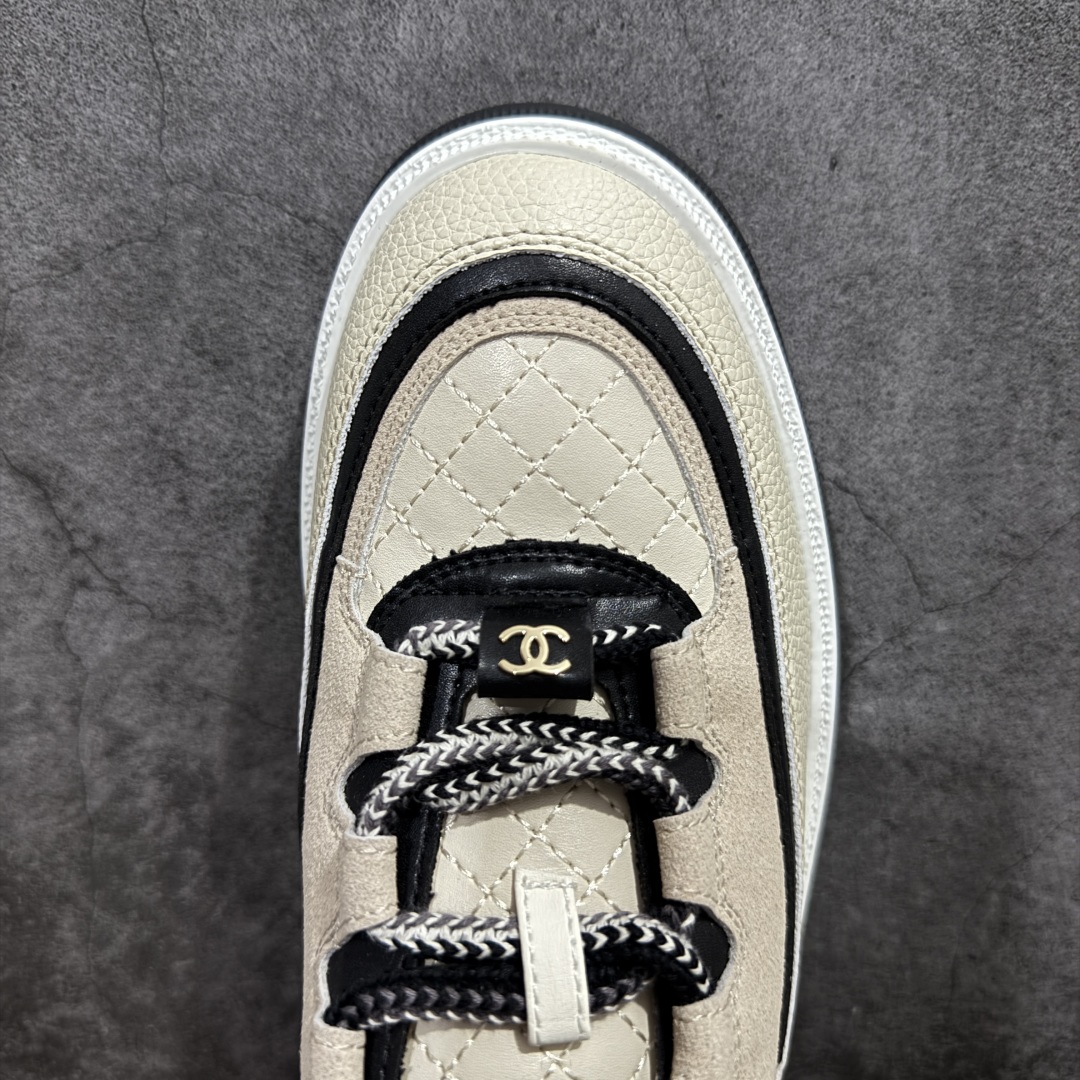 图片[5]-【广东纯原版本】Chanel 小香厚底熊猫板鞋运动鞋 香奈儿2025ss火爆熊猫鞋配色厚底休闲运动鞋板鞋同步 小红书爆款 非常火爆 非常难买的一款鞋 全网最火的厚底熊猫鞋 可想而知小香控不可错过的 颜值与舒适并存的 简约百搭小白鞋 厚底增高超级百搭，闭眼入谁穿谁好看 鞋面：小牛皮＋牛绒 内里：原版网里 大底：tpu原版大底 尺码：35 36 37 38 39 40-选品中心