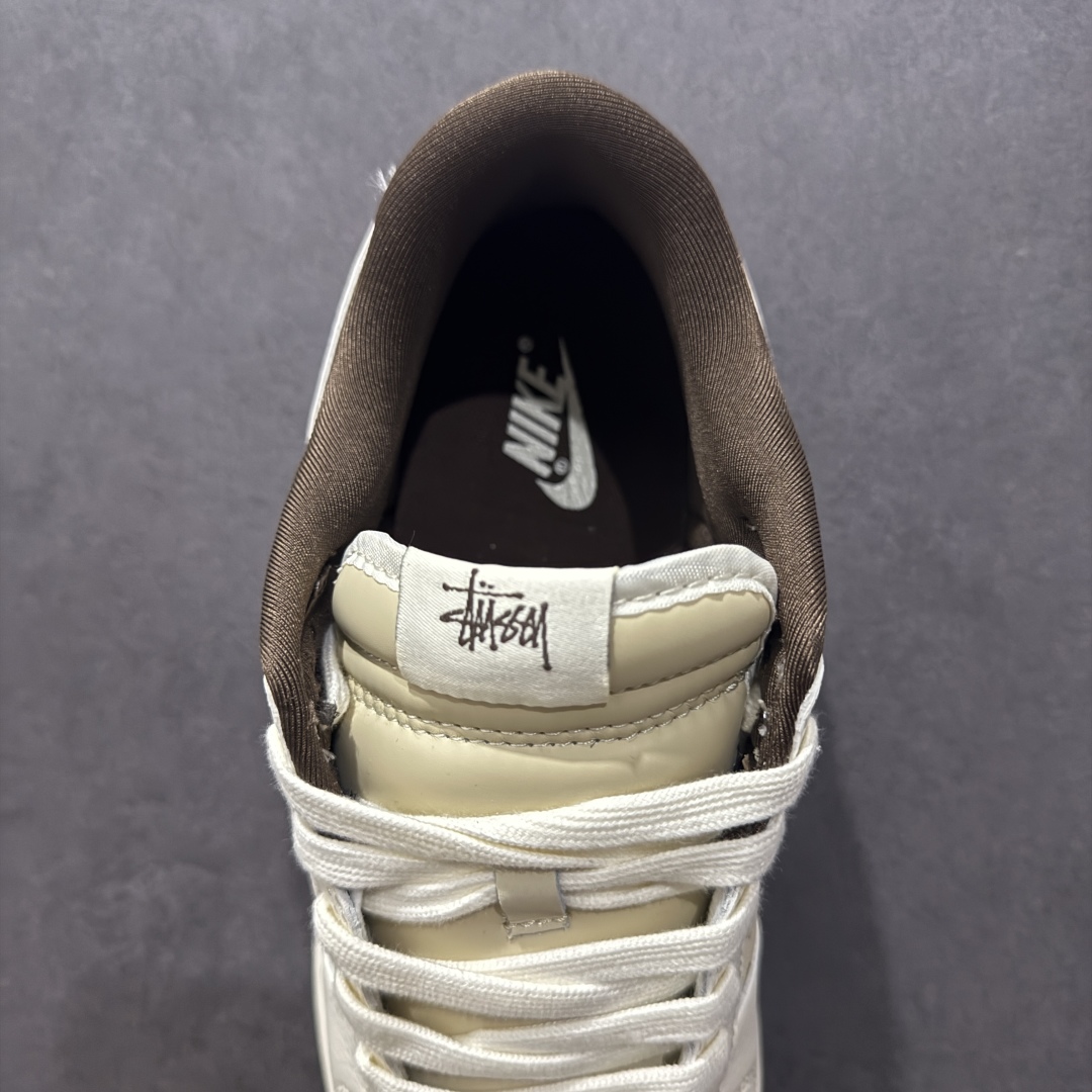 280 【定制版】Nk SB Dunk Low 斯图西联名 双小勾巧克力 周年高端定制 低帮休闲板鞋  XS6089-505