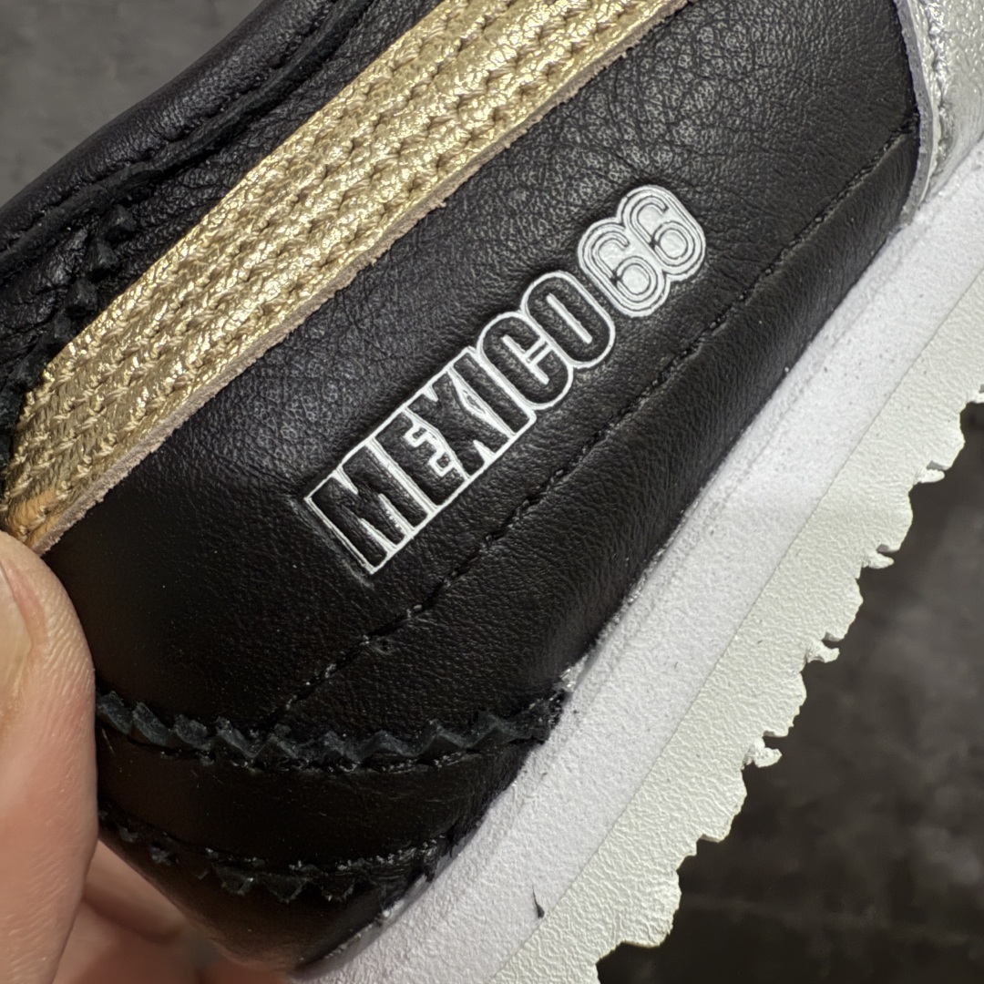 图片[3]-【全头层纯原版】Asics Onitsuka Tiger MEXICO 66 亚瑟士鬼冢虎复古经典板鞋 黑金 市场最强版本 每个配色均购入原鞋校对 真正原厂头层牛皮 如假包赔 纹路、色泽、皮心颜色 质感百分百还原 海外订单工厂出品 超成熟稳定的做工品控 原装全套纸板楦头开发 原汁原味 完美呈现版型 私模正确鞋底咬花纹路 一比一鞋头弧度高度鞋身弧度 绝不口嗨 细节品控鞋型随意秒杀市面 原档咬花纹路私模大底 一个单元有六个三角形 总体形拼接呈现花瓣状 官方四联吊牌 原装Ortholite轻量化鞋垫 原盒原配 质保卡 说明书 钢印防尘纸 纸板中底带钢印 乳胶组合鞋垫 支持全方位的对比专柜 产品从款式颜色造型上体现出追求舒适和细节的完美 鞋类更是推崇手工制作的严谨与完美 融舒适性与可穿性的设计风格 注重细节的完美和别致魅力 既保持稳重 又不失轻松的时尚感 尺码：36 37 37.5 38 39 39.5 40 40.5 41.5 42 42.5 43.5 44 45-选品中心