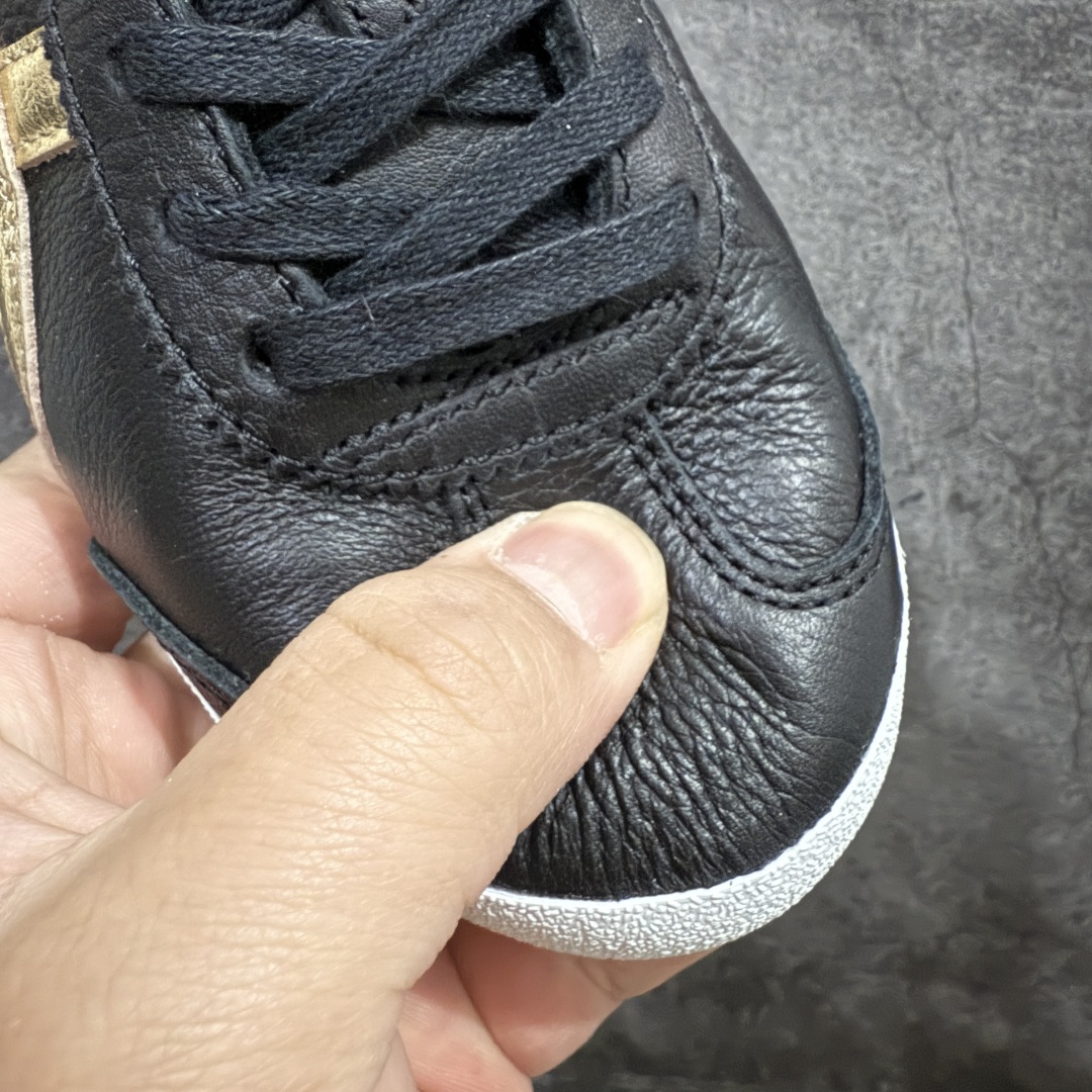 图片[5]-【全头层纯原版】Asics Onitsuka Tiger MEXICO 66 亚瑟士鬼冢虎复古经典板鞋 黑金 市场最强版本 每个配色均购入原鞋校对 真正原厂头层牛皮 如假包赔 纹路、色泽、皮心颜色 质感百分百还原 海外订单工厂出品 超成熟稳定的做工品控 原装全套纸板楦头开发 原汁原味 完美呈现版型 私模正确鞋底咬花纹路 一比一鞋头弧度高度鞋身弧度 绝不口嗨 细节品控鞋型随意秒杀市面 原档咬花纹路私模大底 一个单元有六个三角形 总体形拼接呈现花瓣状 官方四联吊牌 原装Ortholite轻量化鞋垫 原盒原配 质保卡 说明书 钢印防尘纸 纸板中底带钢印 乳胶组合鞋垫 支持全方位的对比专柜 产品从款式颜色造型上体现出追求舒适和细节的完美 鞋类更是推崇手工制作的严谨与完美 融舒适性与可穿性的设计风格 注重细节的完美和别致魅力 既保持稳重 又不失轻松的时尚感 尺码：36 37 37.5 38 39 39.5 40 40.5 41.5 42 42.5 43.5 44 45-选品中心